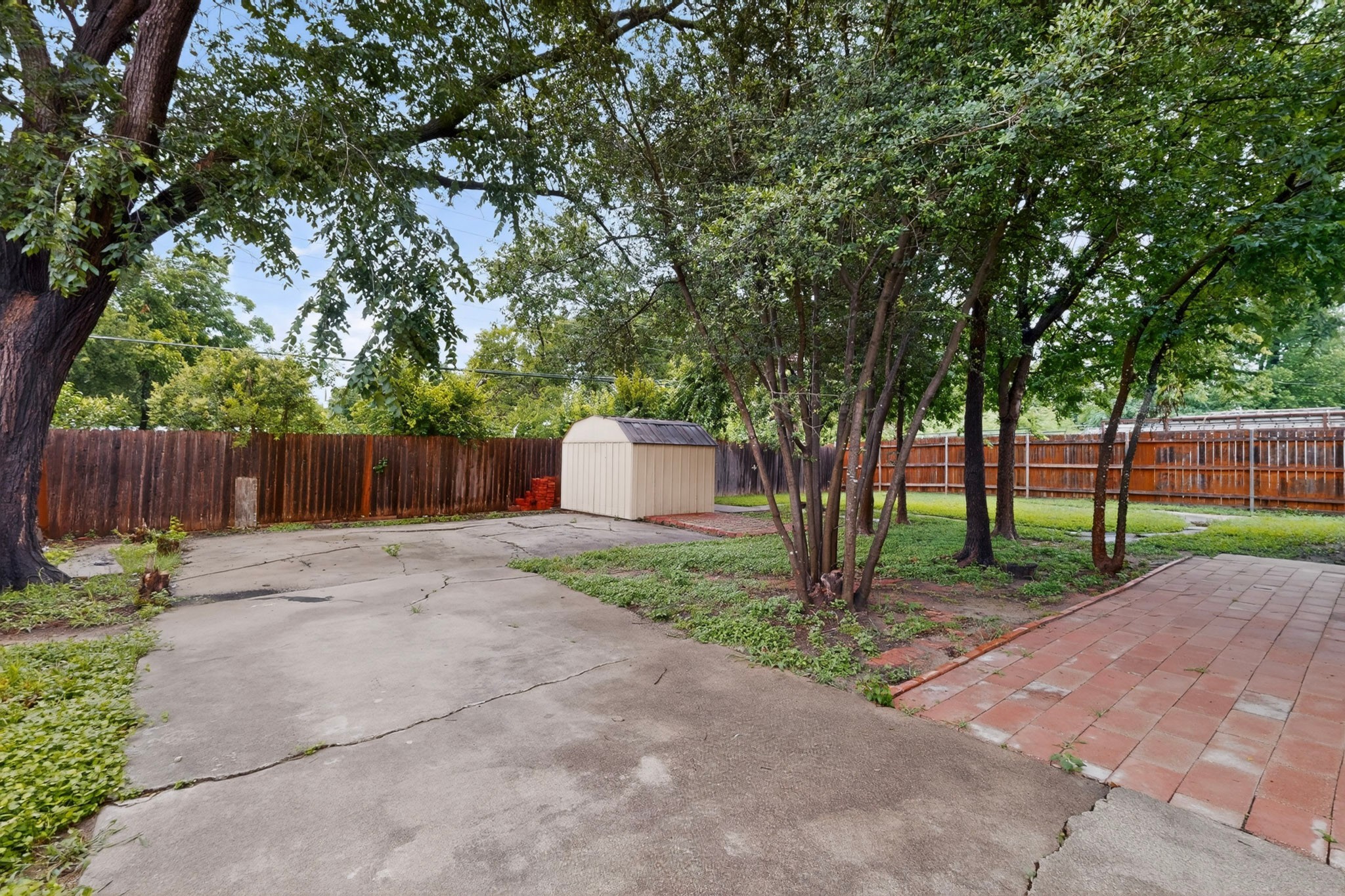 1903 Skylark Drive Arlington TX 76010