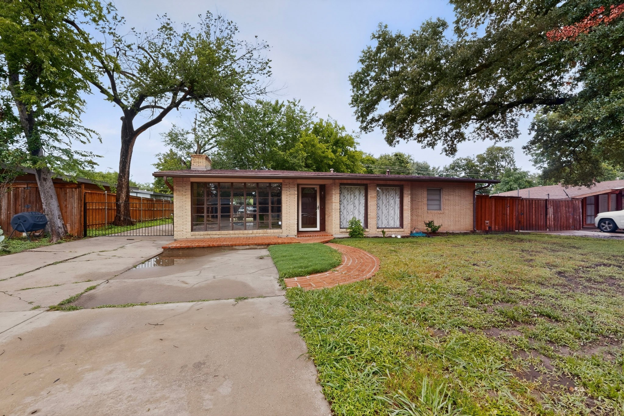 1903 Skylark Drive Arlington TX 76010