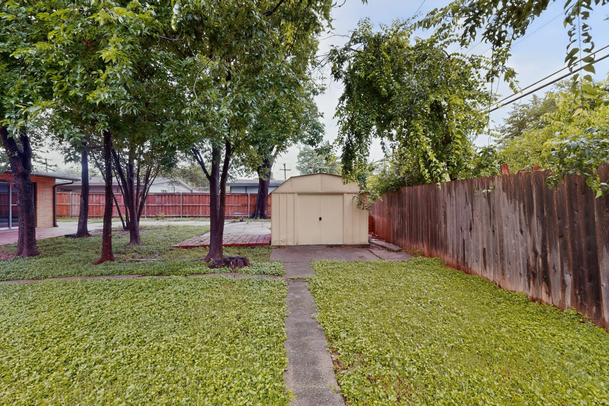 1903 Skylark Drive Arlington TX 76010