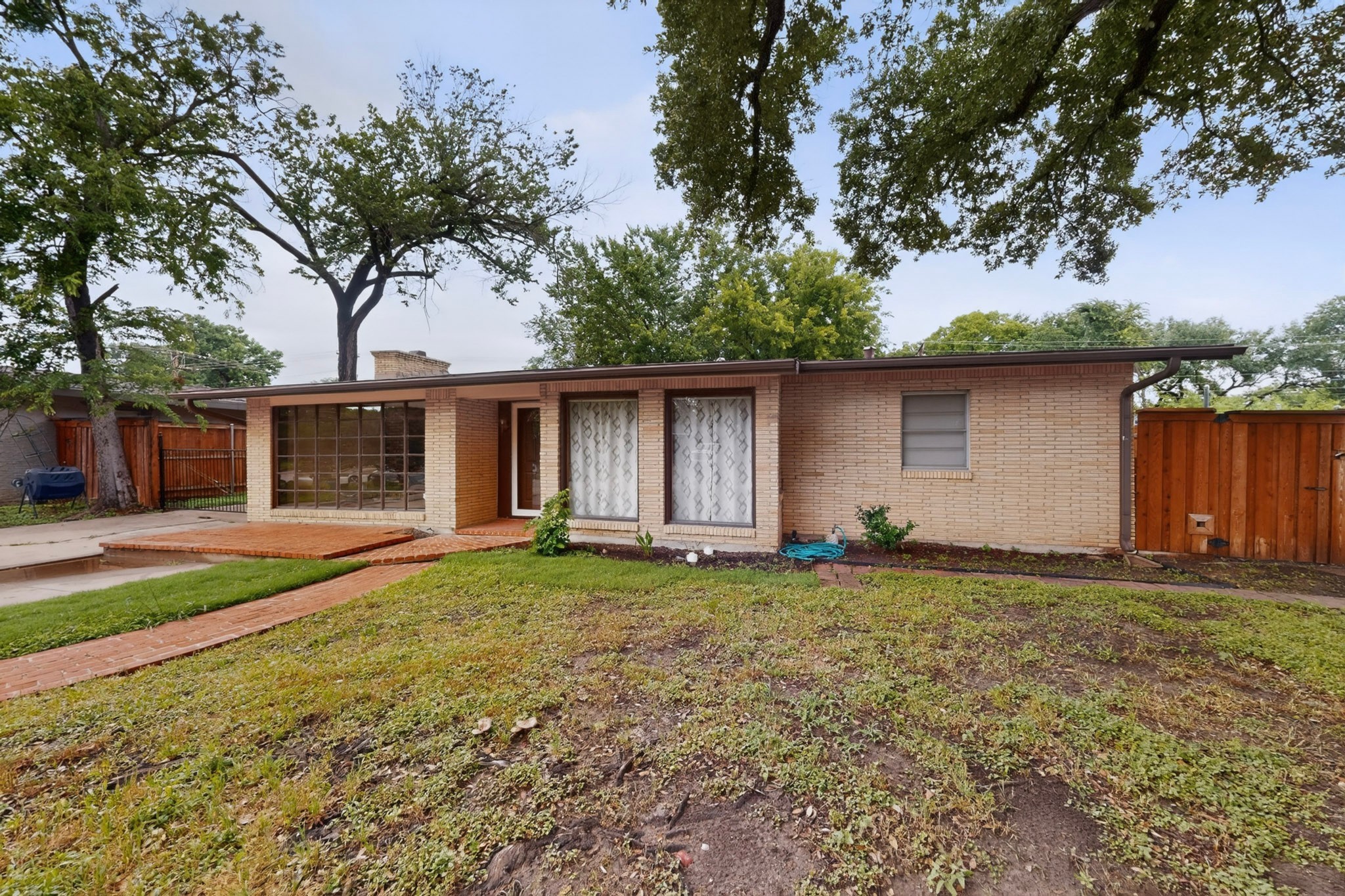 1903 Skylark Drive Arlington TX 76010