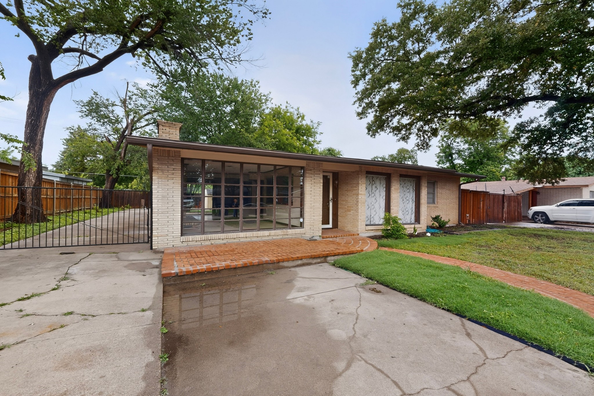 1903 Skylark Drive Arlington TX 76010