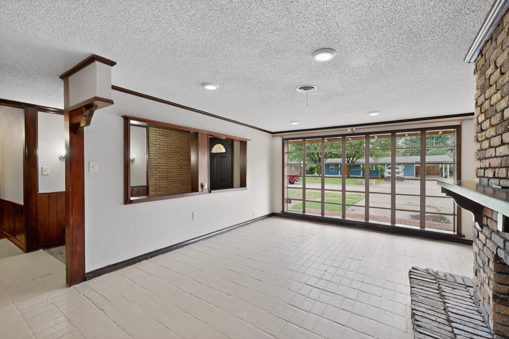 1903 Skylark Drive Arlington TX 76010