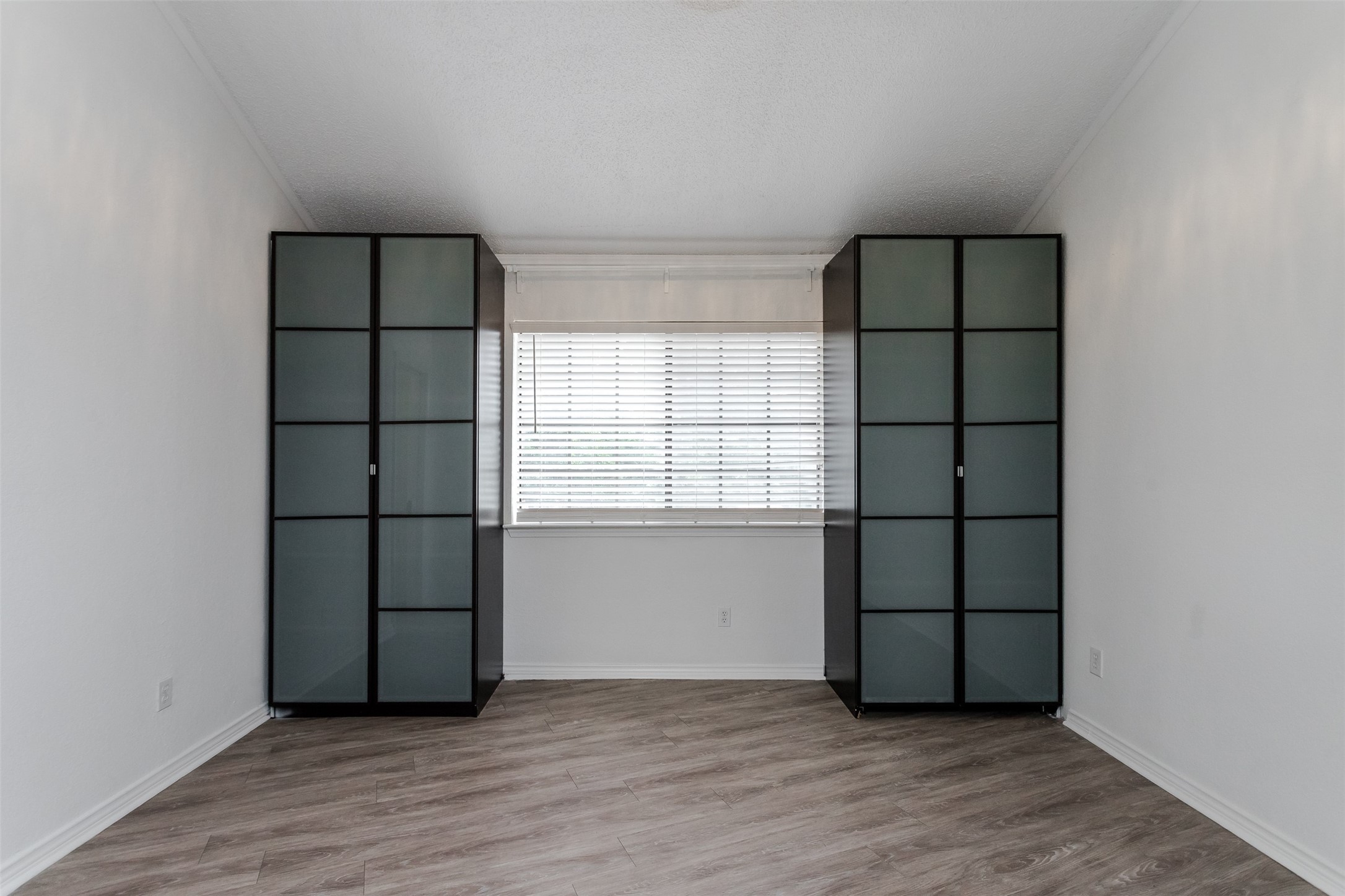 5590 Spring Valley Road Dallas TX 75254
