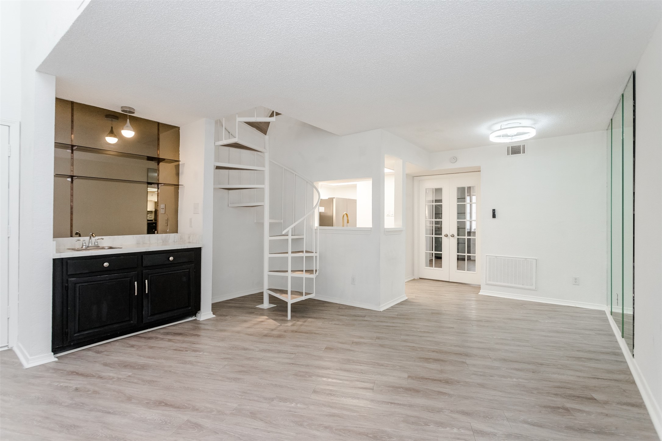 5590 Spring Valley Road Dallas TX 75254