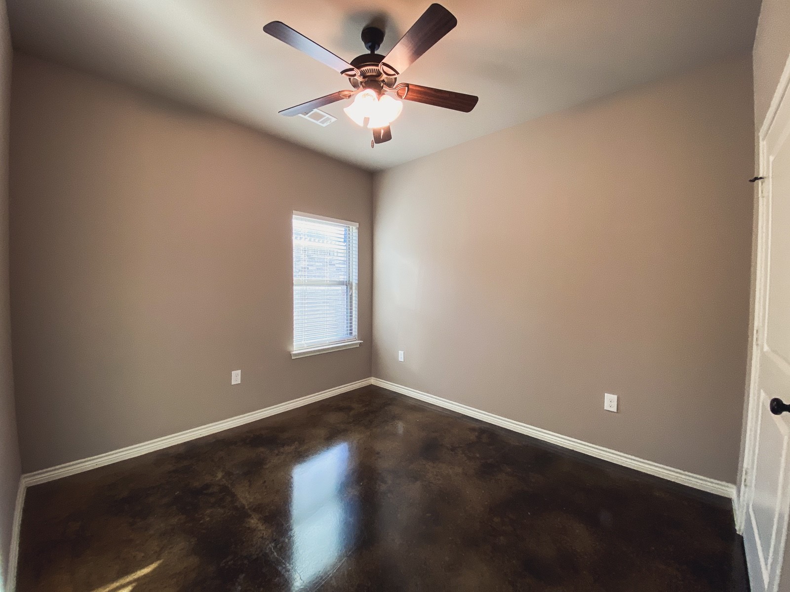 221 E Paris Street Palmer TX 75152