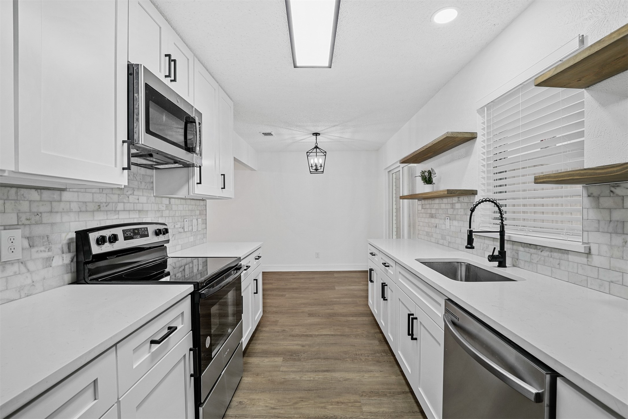 3524 Shady Valley Drive Pantego TX 76013
