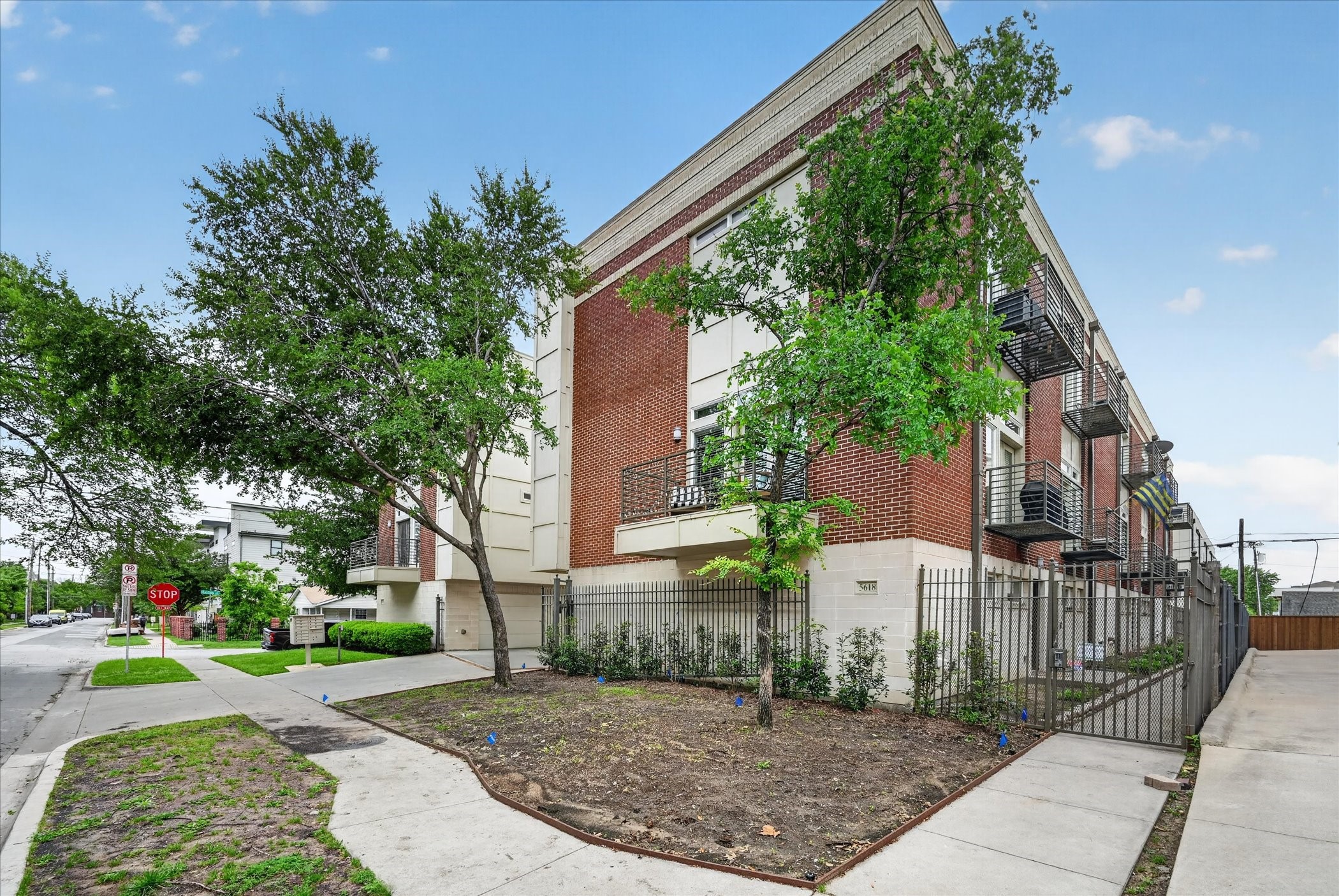 5618 Lindell Avenue Dallas TX 75206