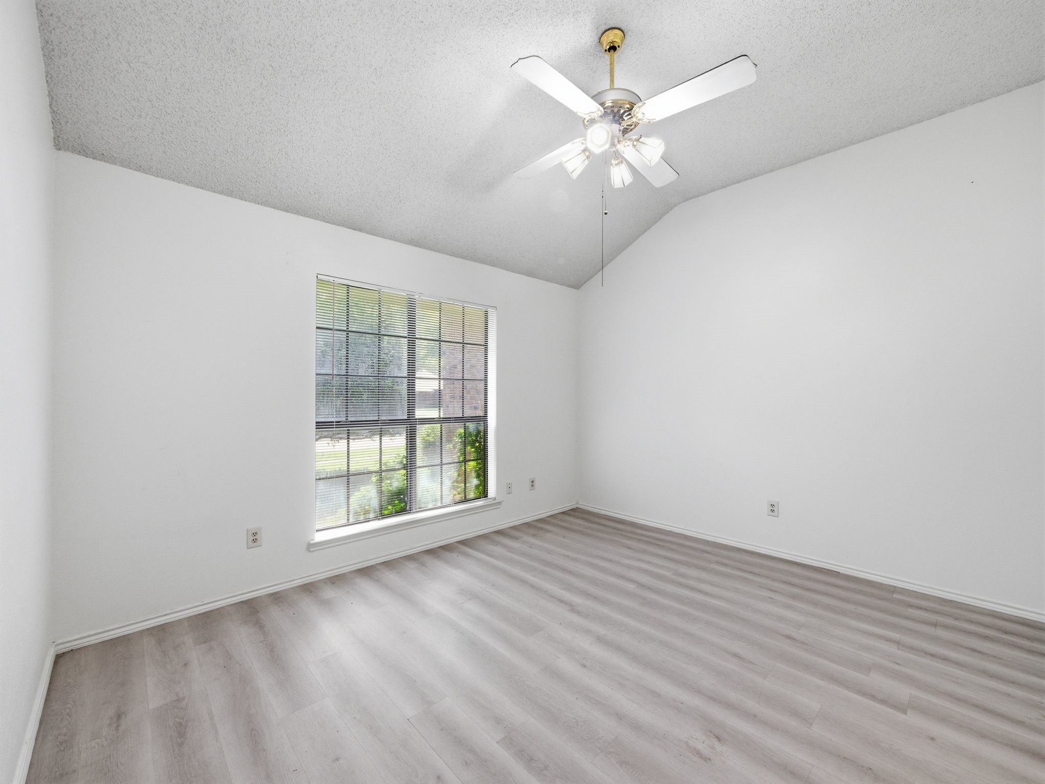 2103 Overview Lane Garland TX 75044