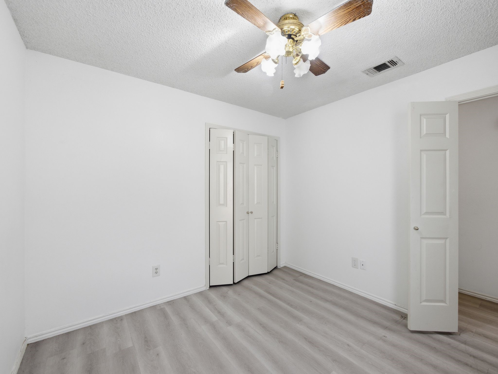 2103 Overview Lane Garland TX 75044