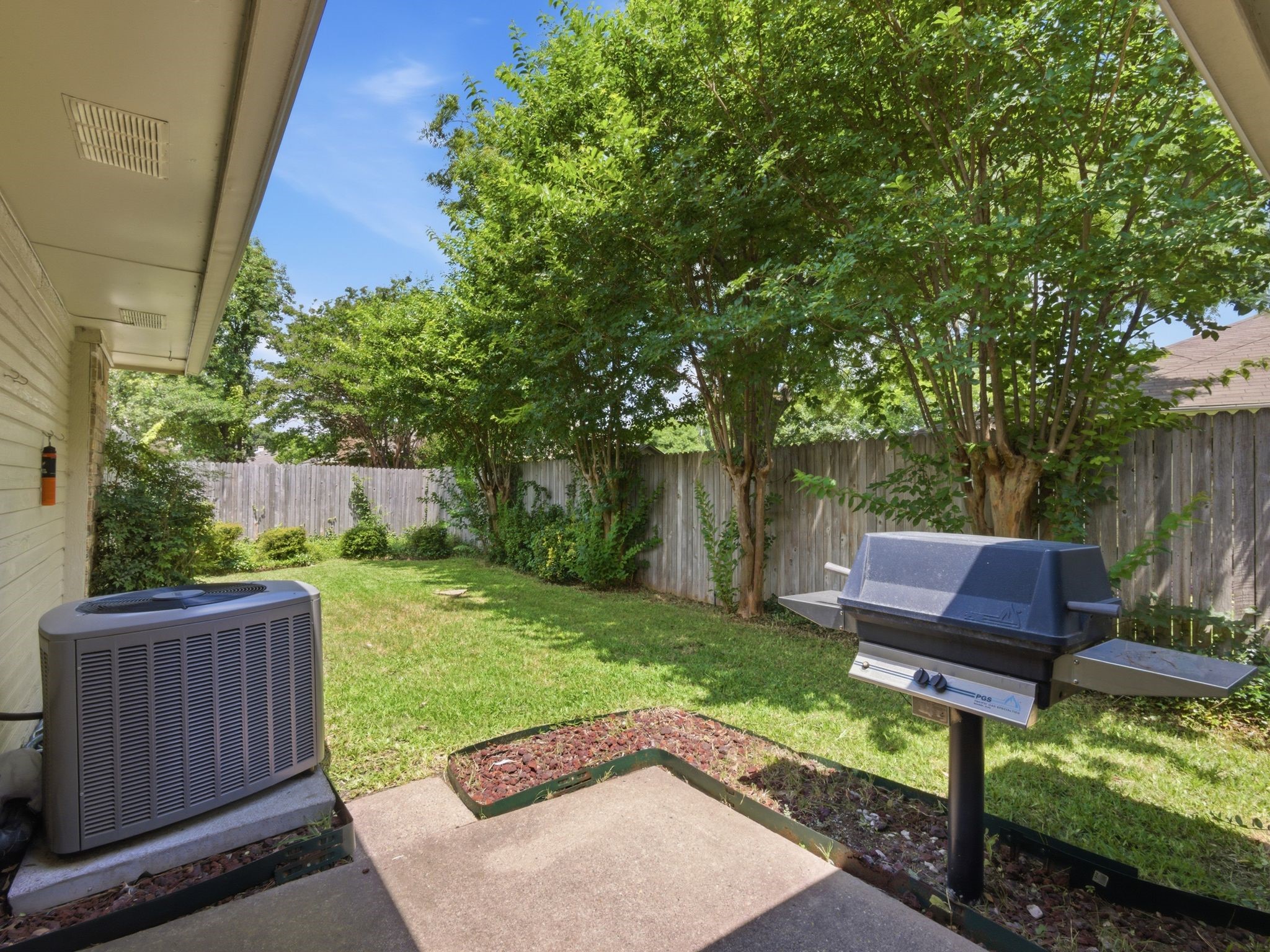 2103 Overview Lane Garland TX 75044
