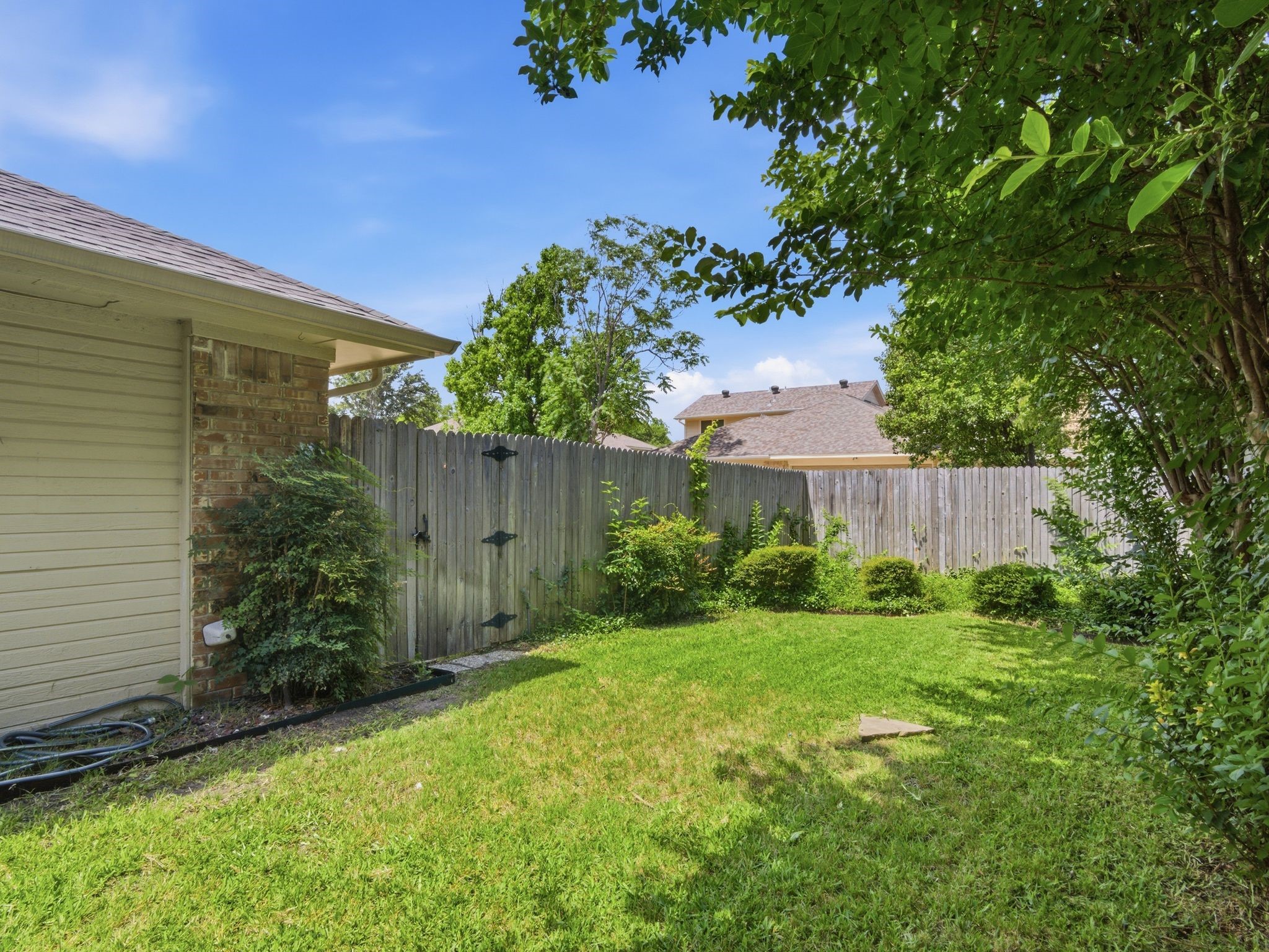 2103 Overview Lane Garland TX 75044