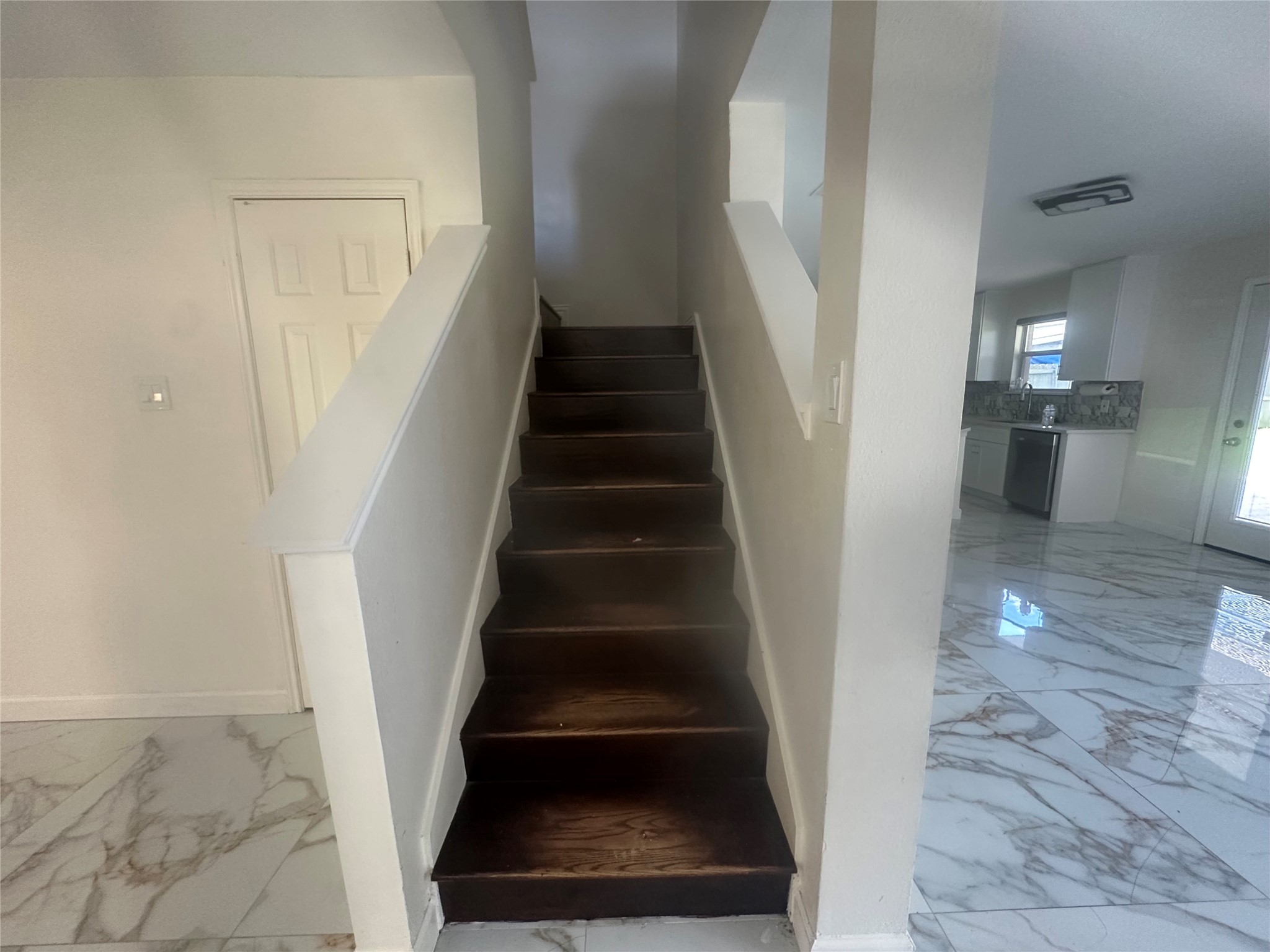 519 Darlene Trail Euless TX 76039