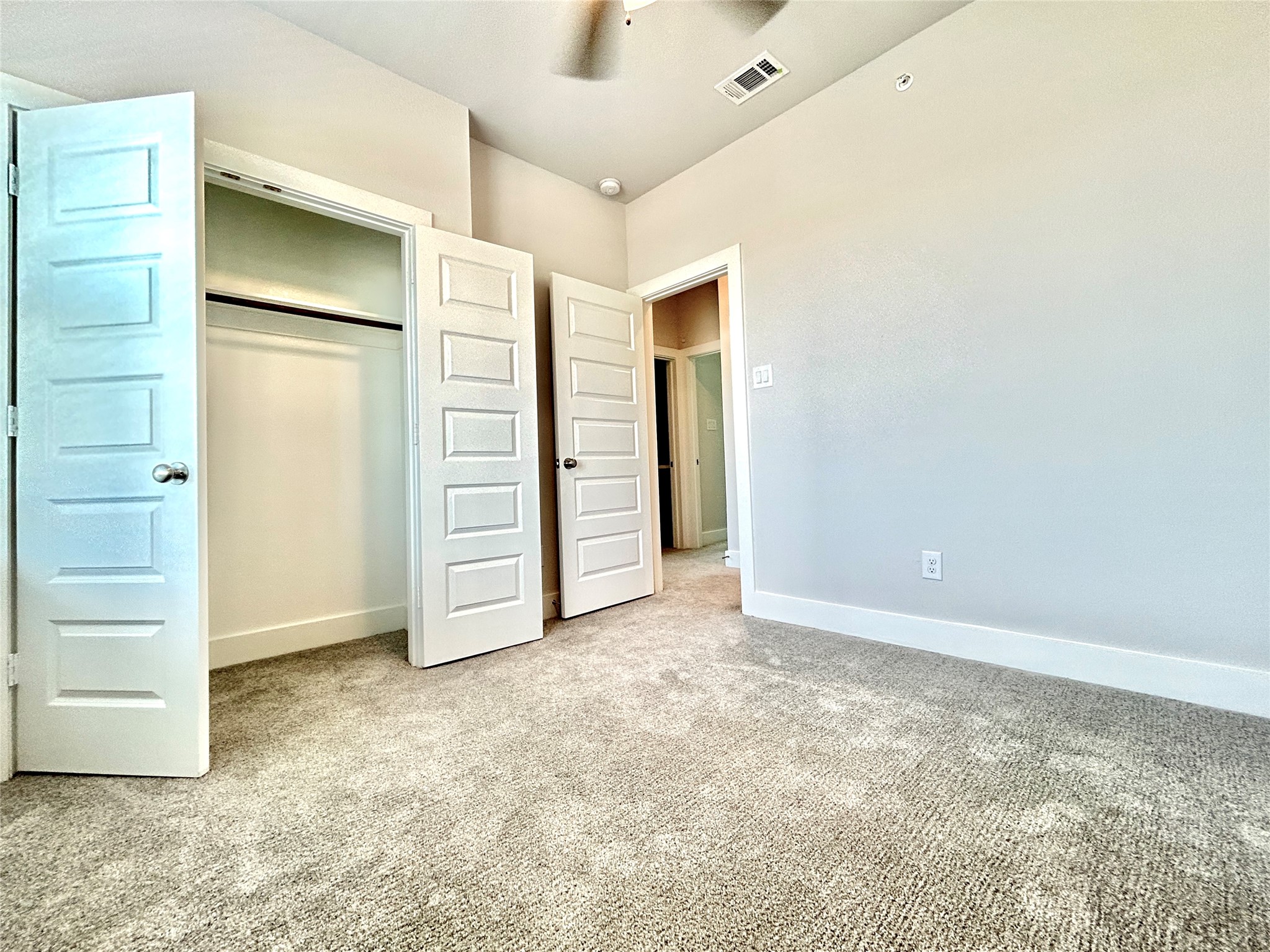 1830 NE Green Oaks Boulevard Arlington TX 76006