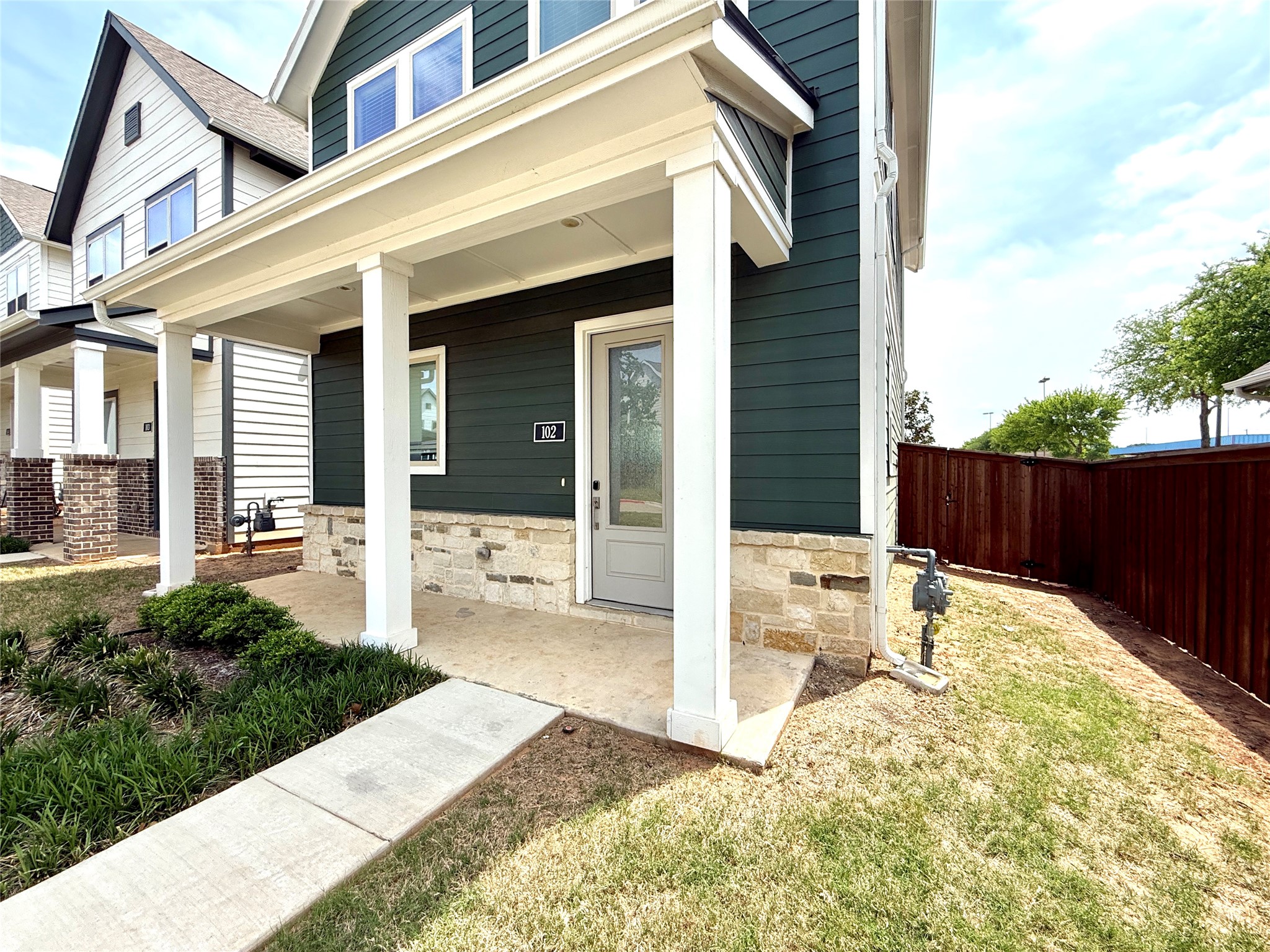 1830 NE Green Oaks Boulevard Arlington TX 76006