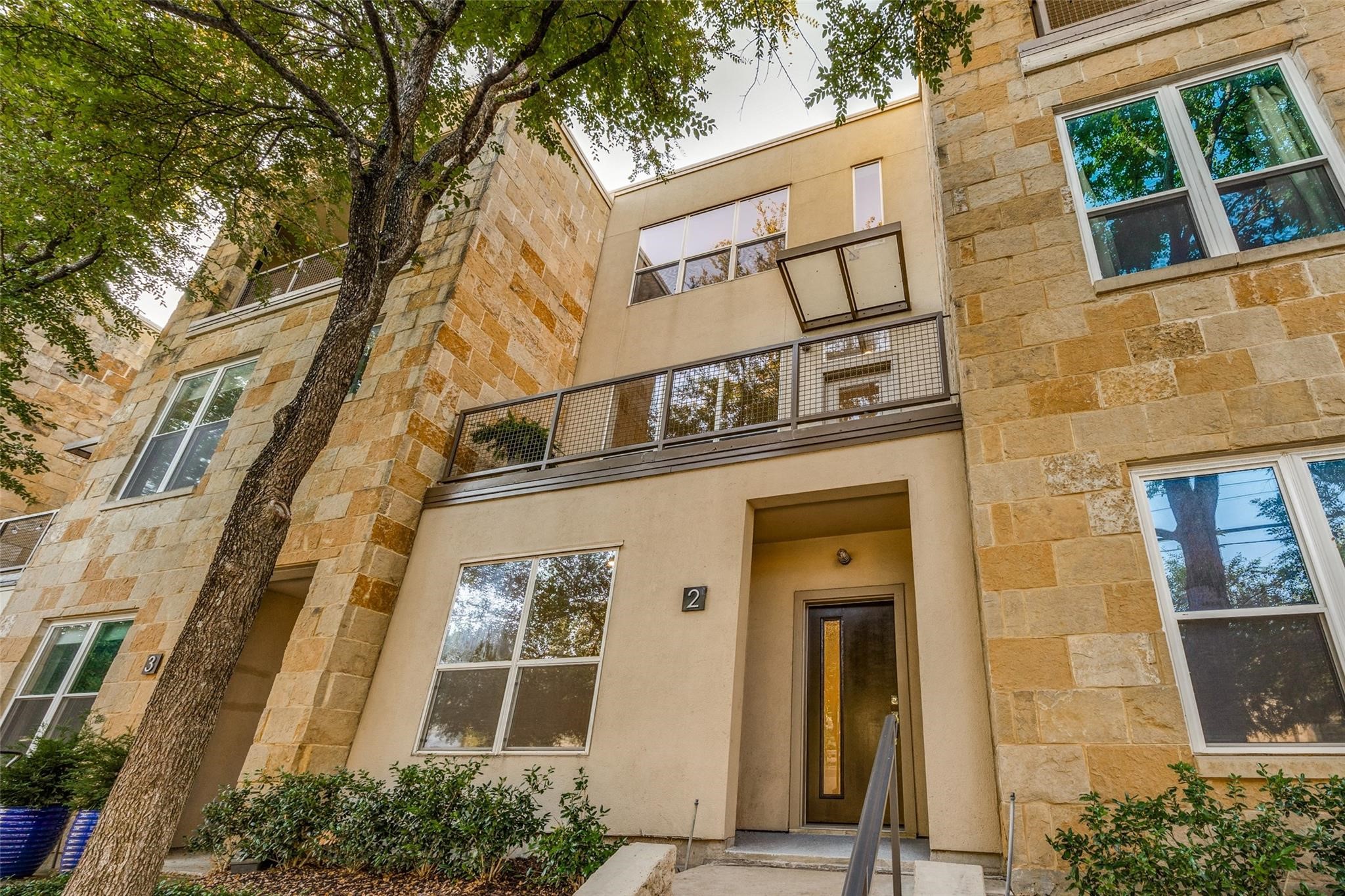 3800 Holland Avenue Dallas TX 75219