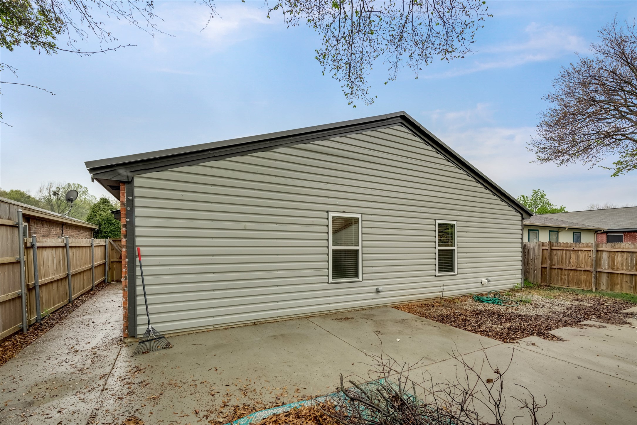 1002 Canary Lane Mansfield TX 76063