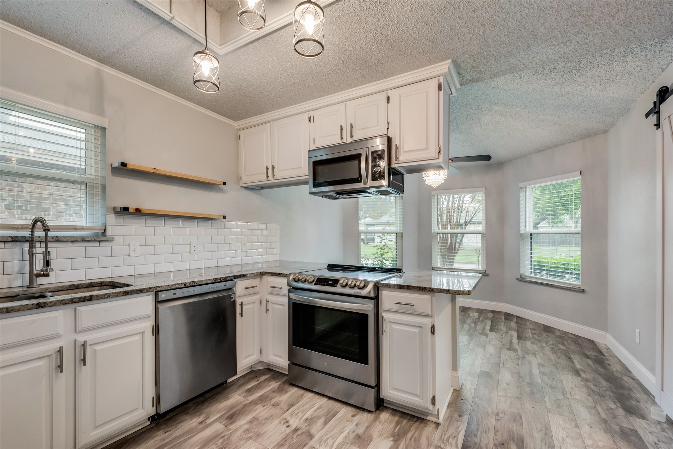1002 Canary Lane Mansfield TX 76063