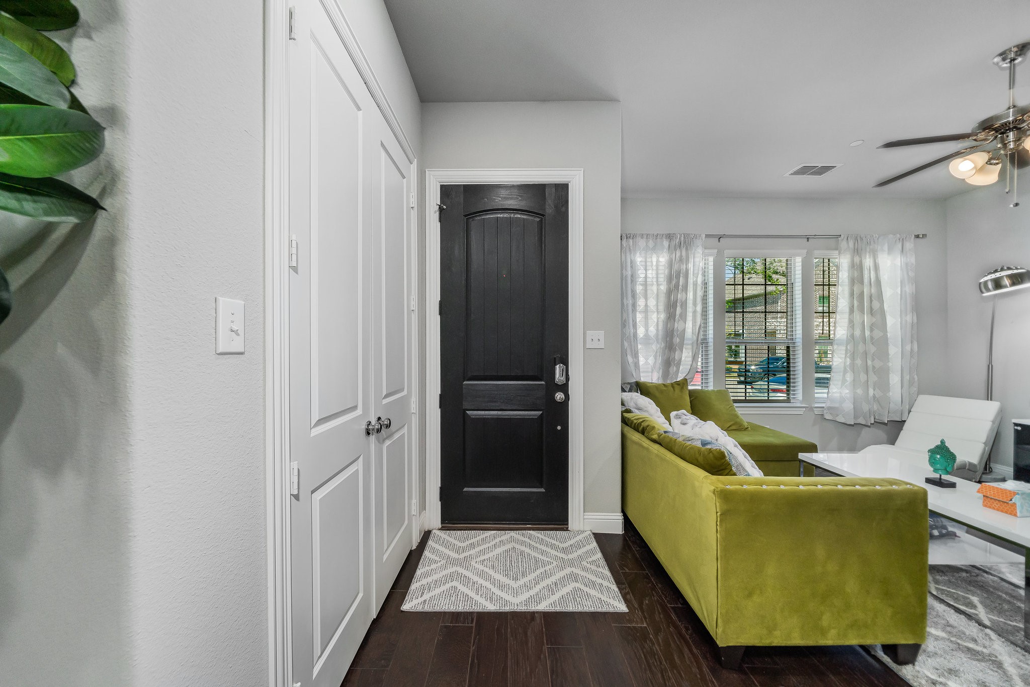1526 Windermere Way Farmers Branch TX 75234