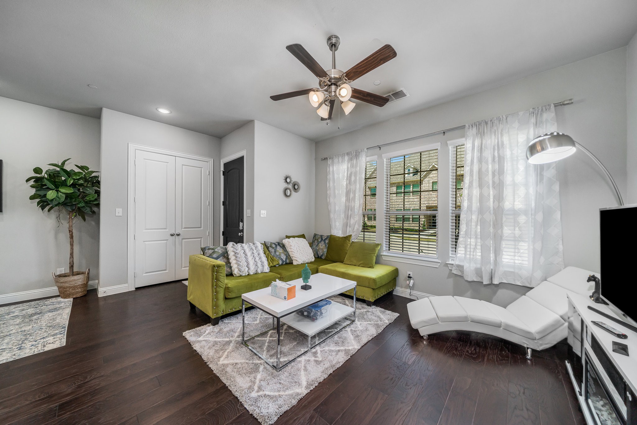 1526 Windermere Way Farmers Branch TX 75234