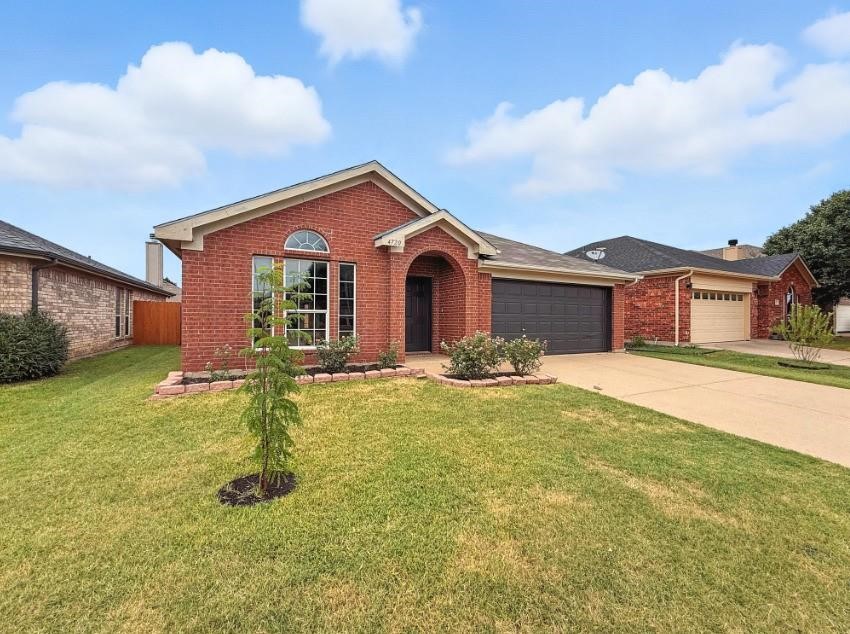 4720 Topaz Lane Granbury TX 76049