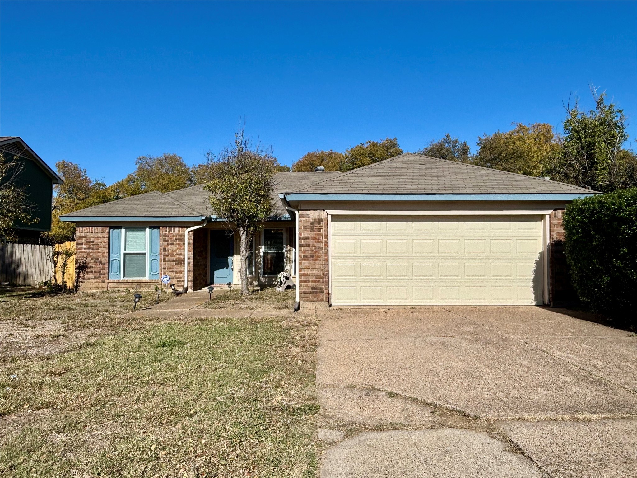 319 Iberis Drive Arlington TX 76018