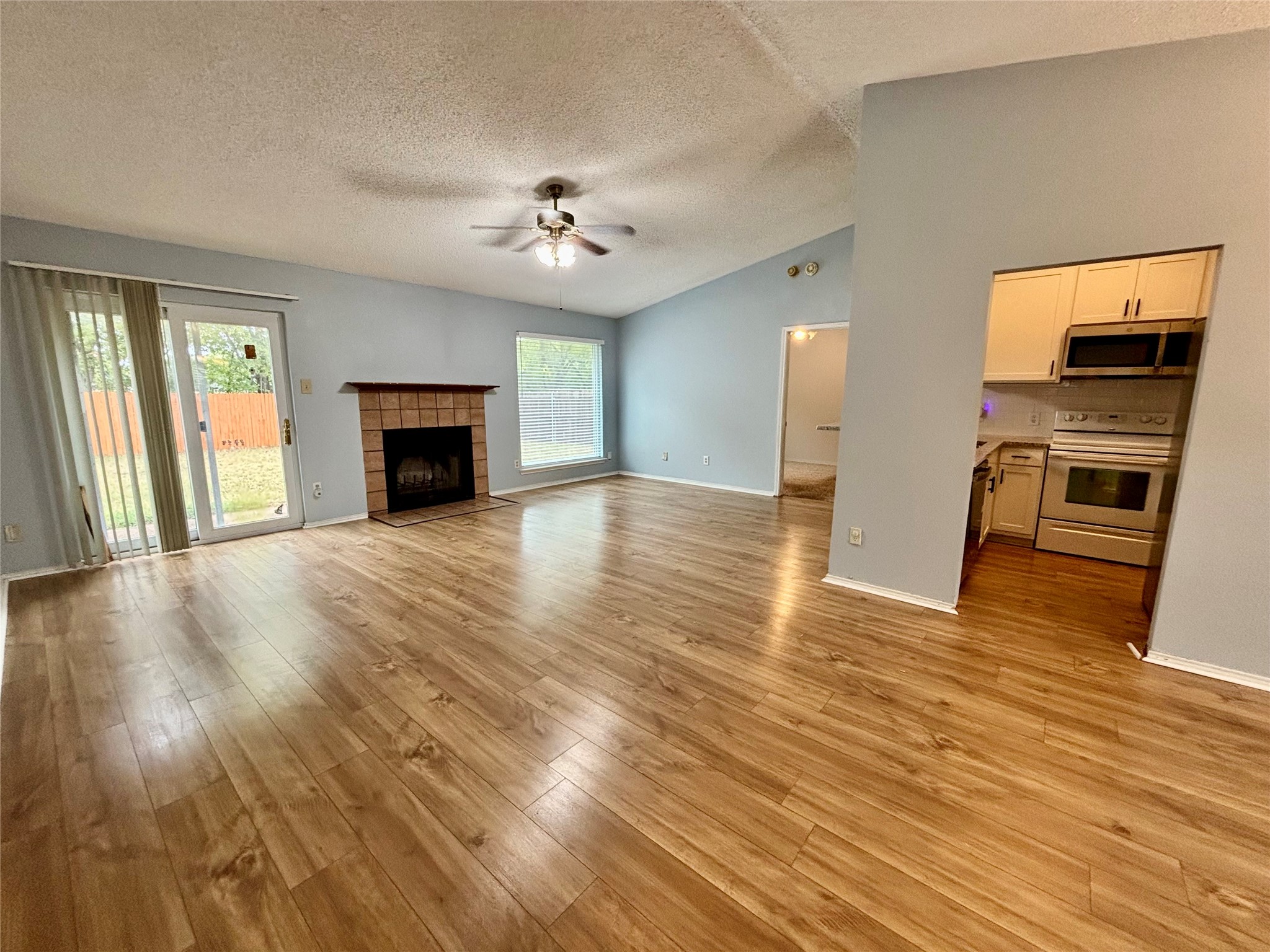 319 Iberis Drive Arlington TX 76018