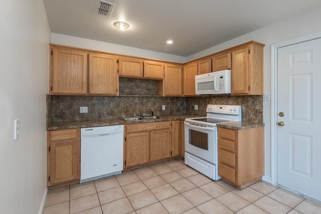 107 Bryant Street Pottsboro TX 75076