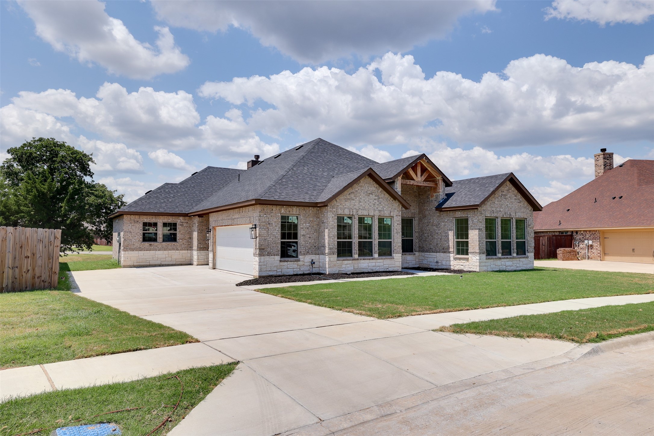 1601 Sea Breeze Court Azle TX 76020