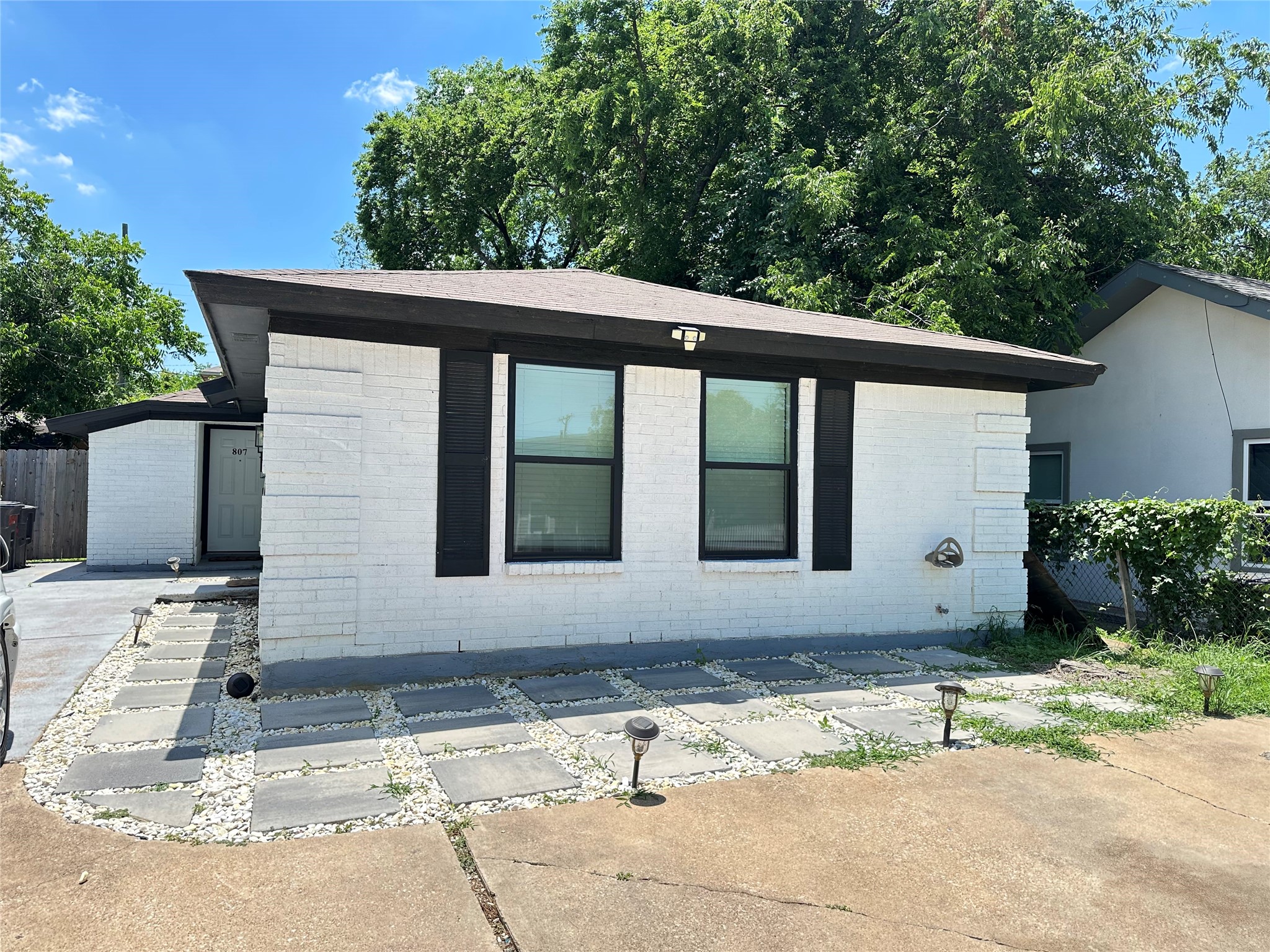 809 W Broadus Avenue Fort Worth TX 76115