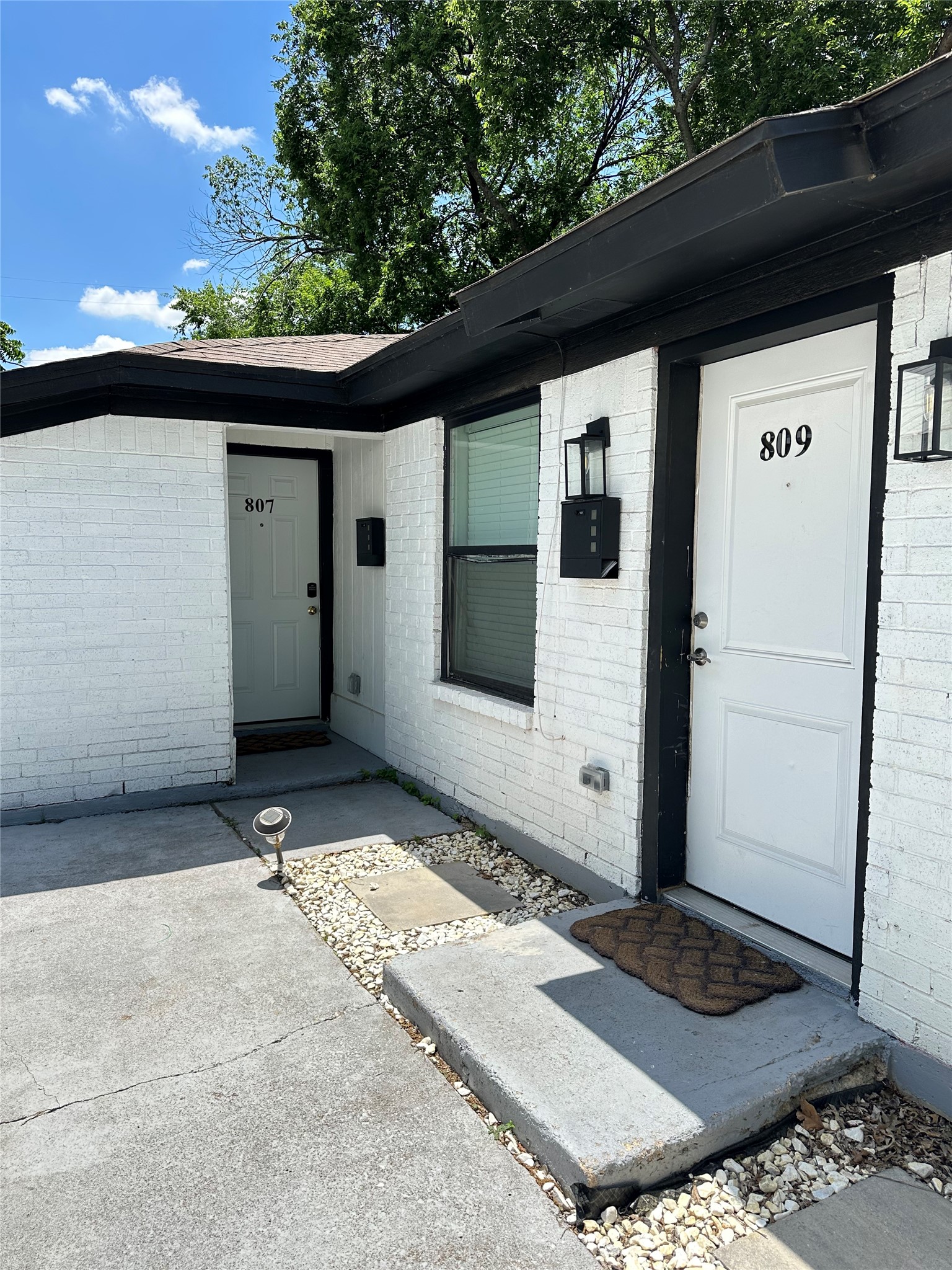 809 W Broadus Avenue Fort Worth TX 76115