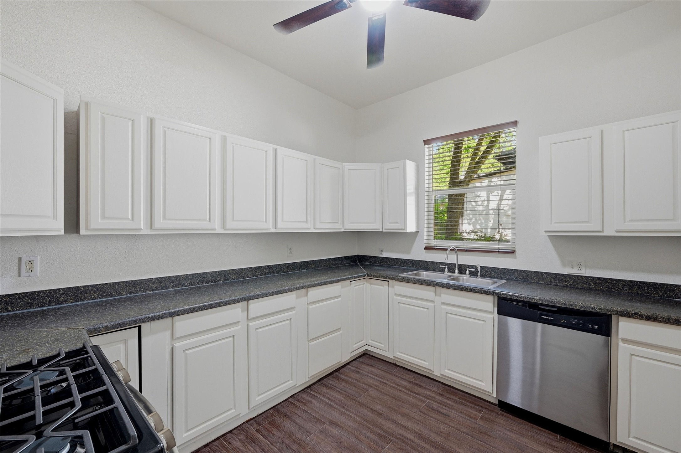 1008 W Morgan Street Denison TX 75020