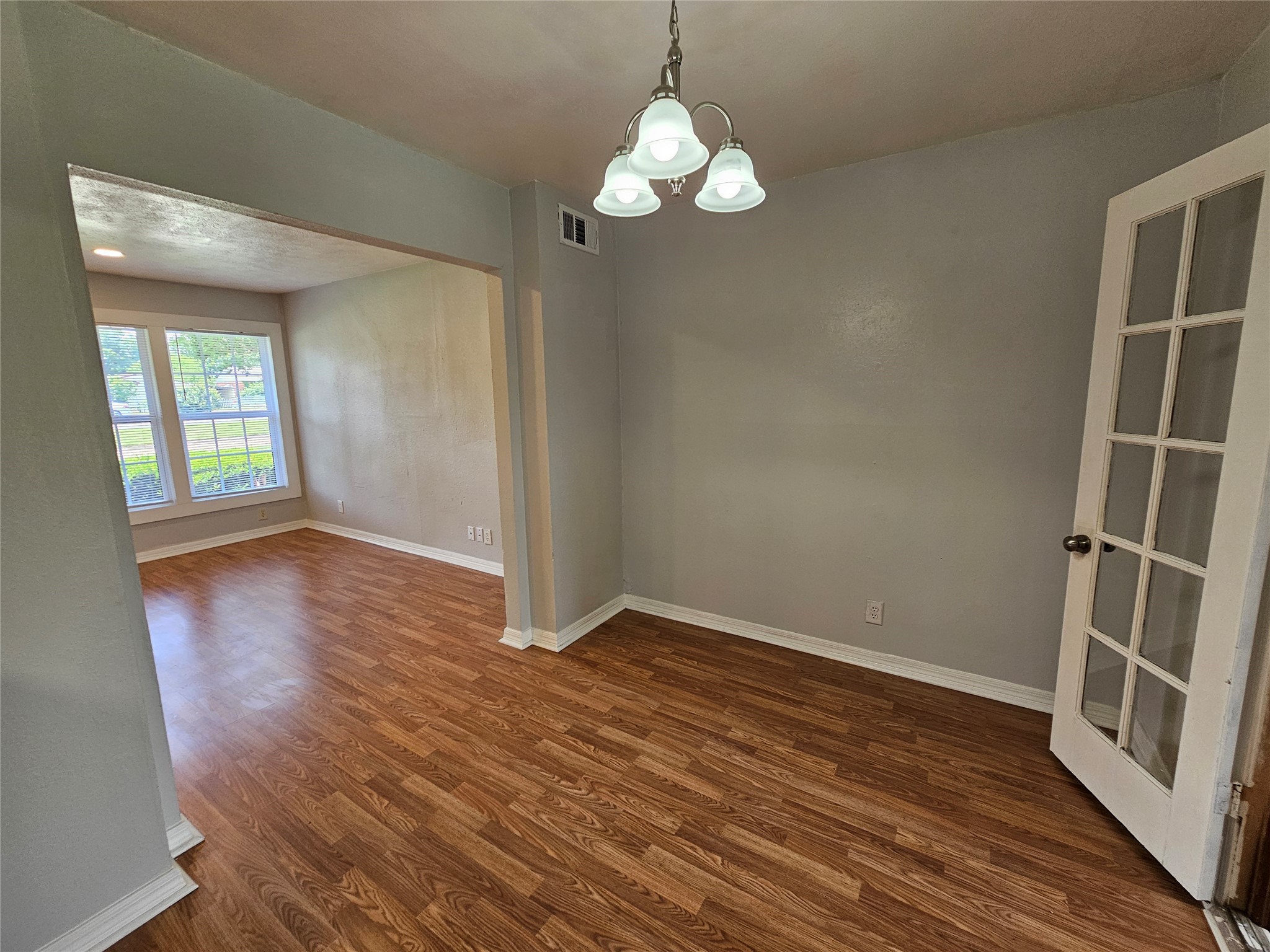2023 E Illinois Avenue Dallas TX 75216