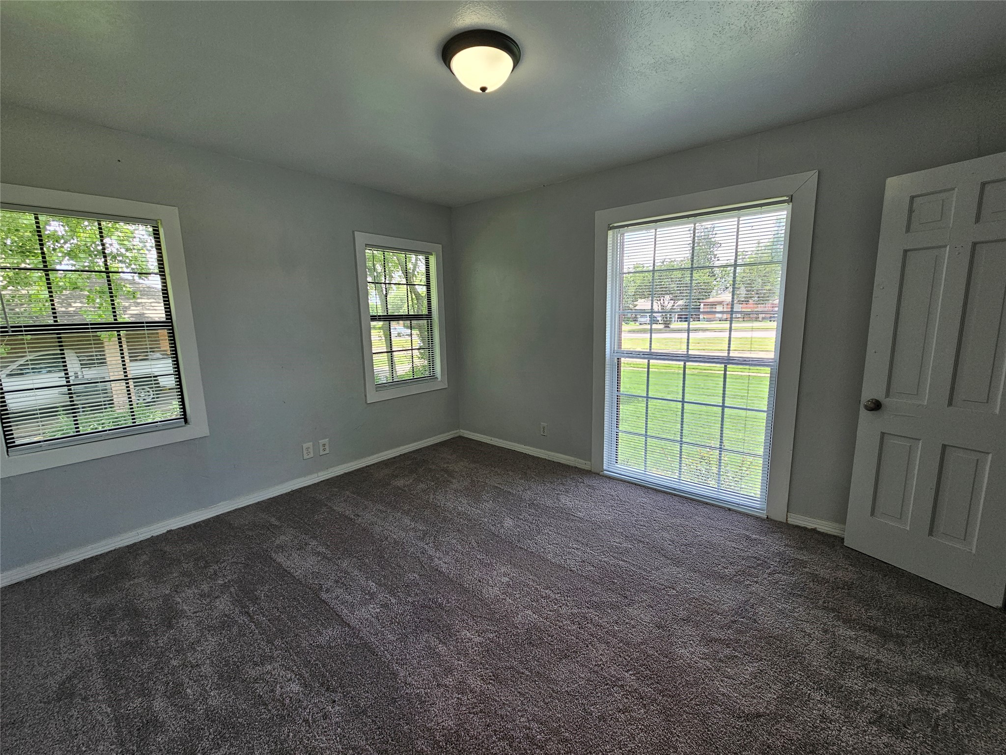 2023 E Illinois Avenue Dallas TX 75216