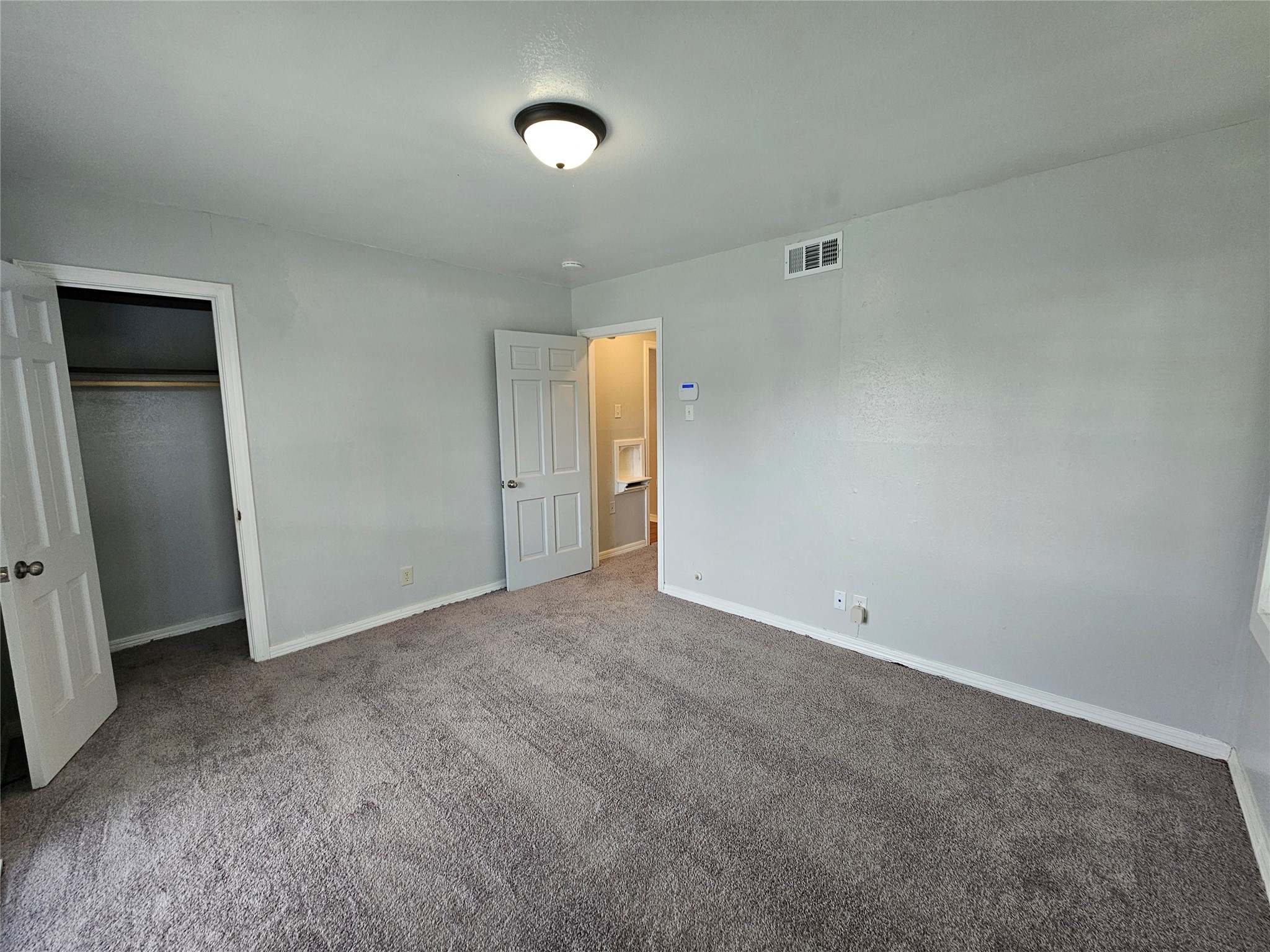 2023 E Illinois Avenue Dallas TX 75216