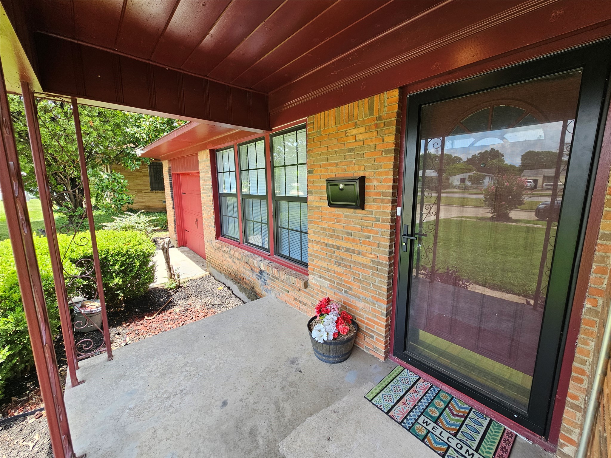 2023 E Illinois Avenue Dallas TX 75216