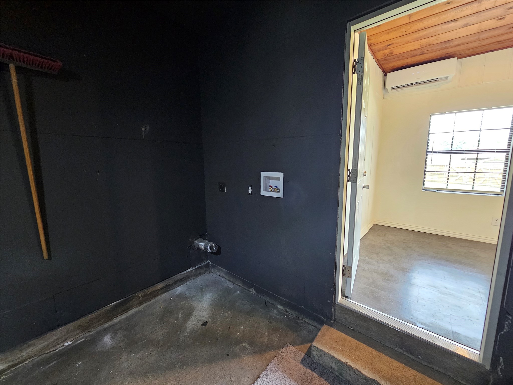 2023 E Illinois Avenue Dallas TX 75216