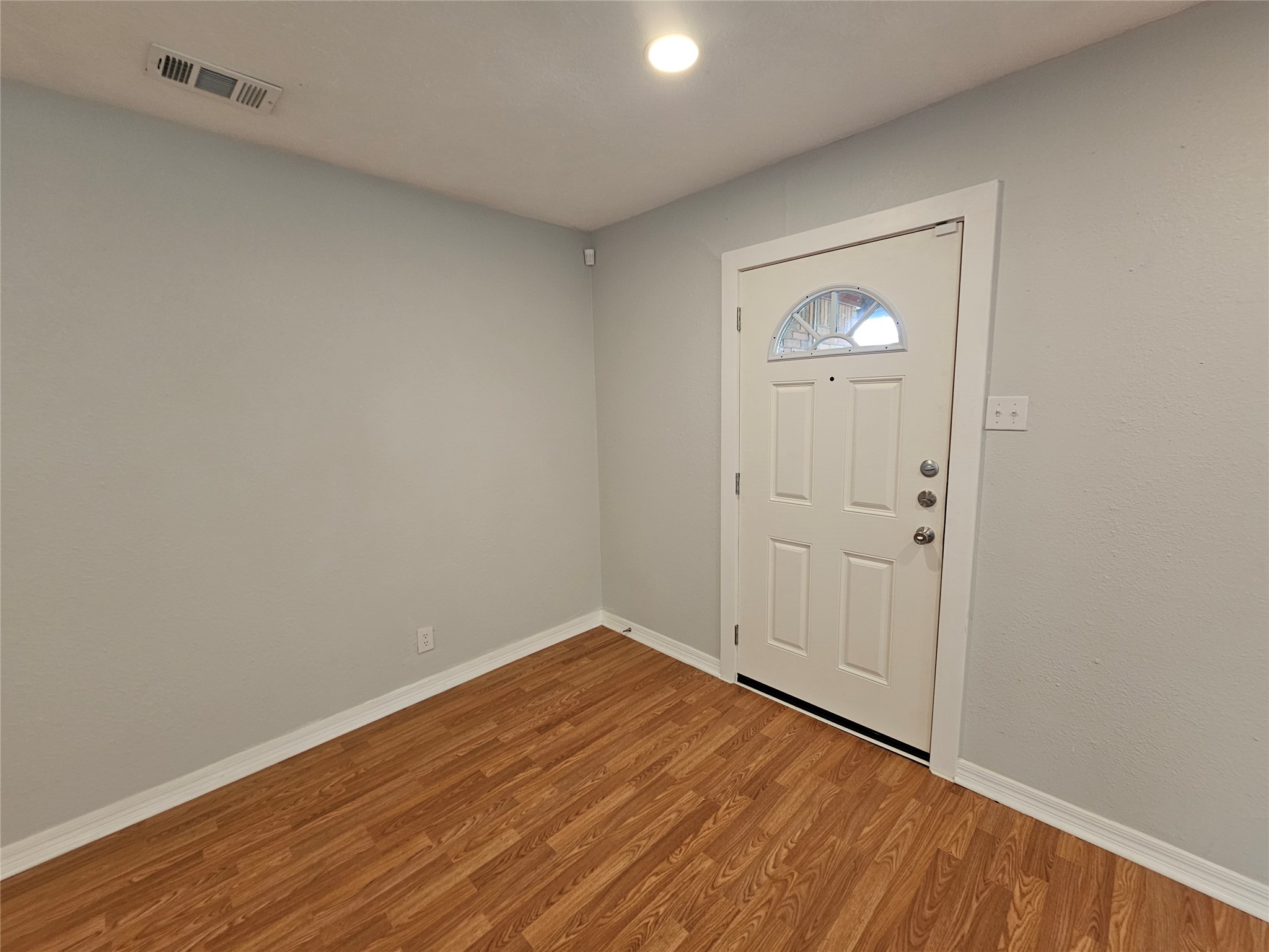 2023 E Illinois Avenue Dallas TX 75216