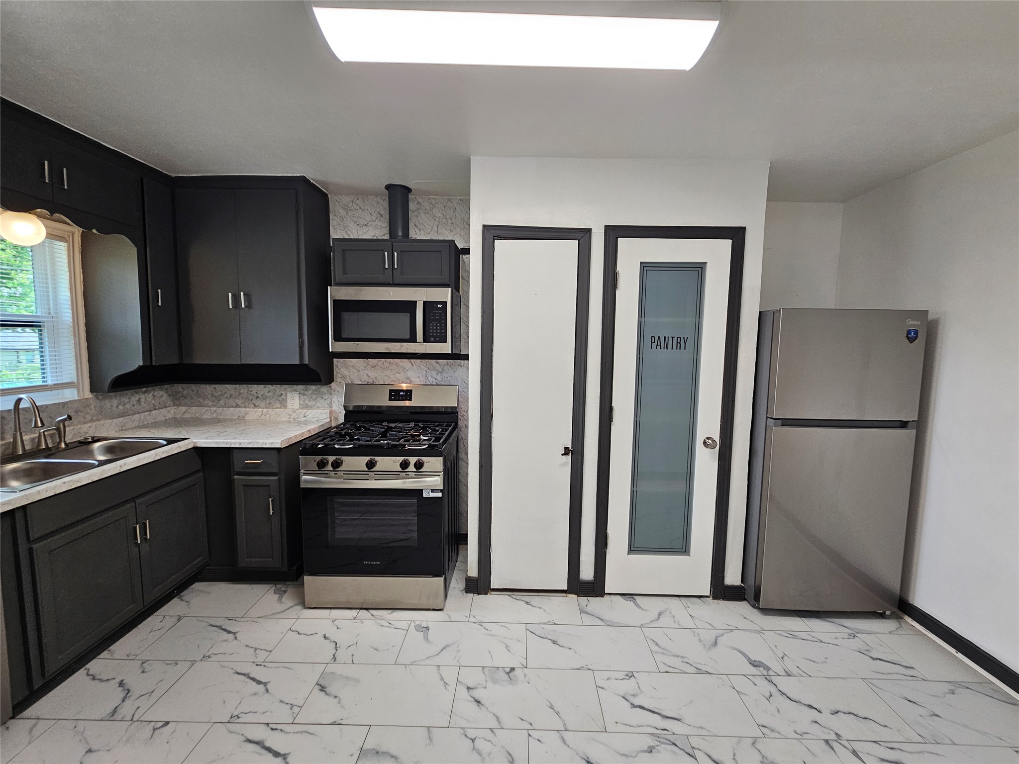 2023 E Illinois Avenue Dallas TX 75216
