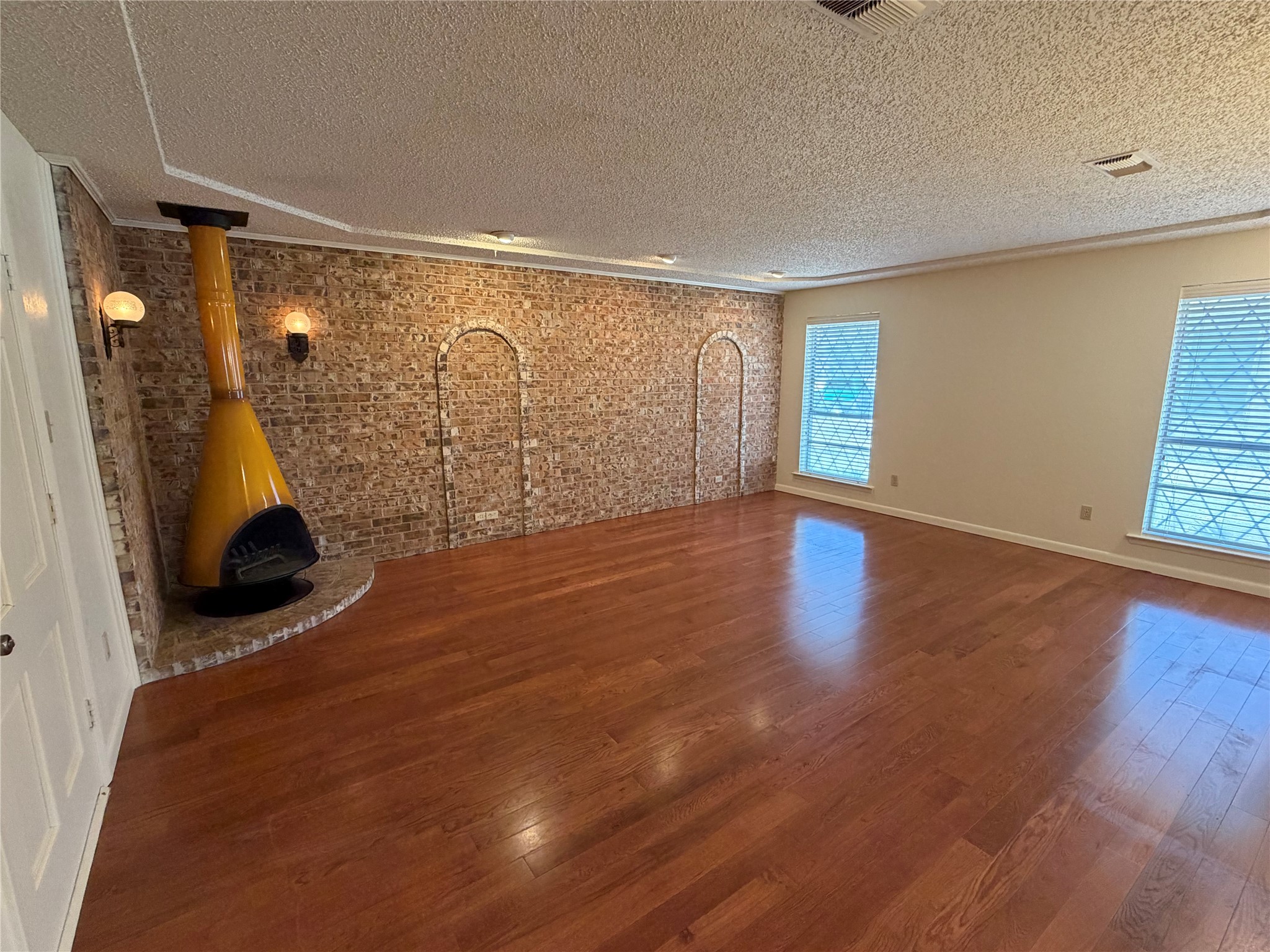 821 E Highway 199 Springtown TX 76082
