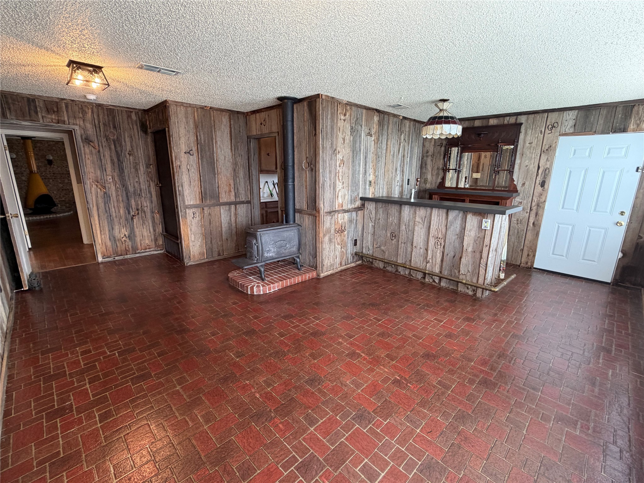 821 E Highway 199 Springtown TX 76082
