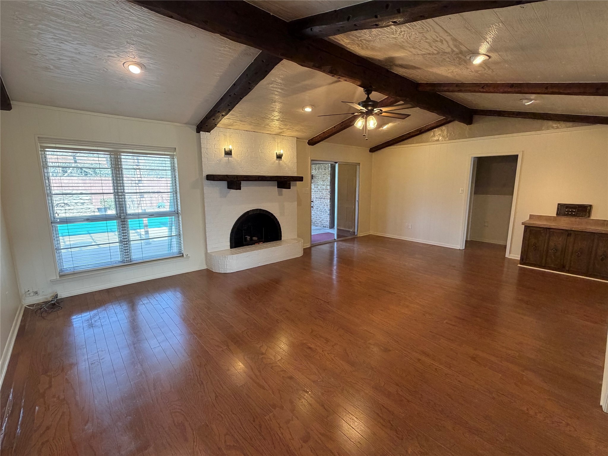 821 E Highway 199 Springtown TX 76082