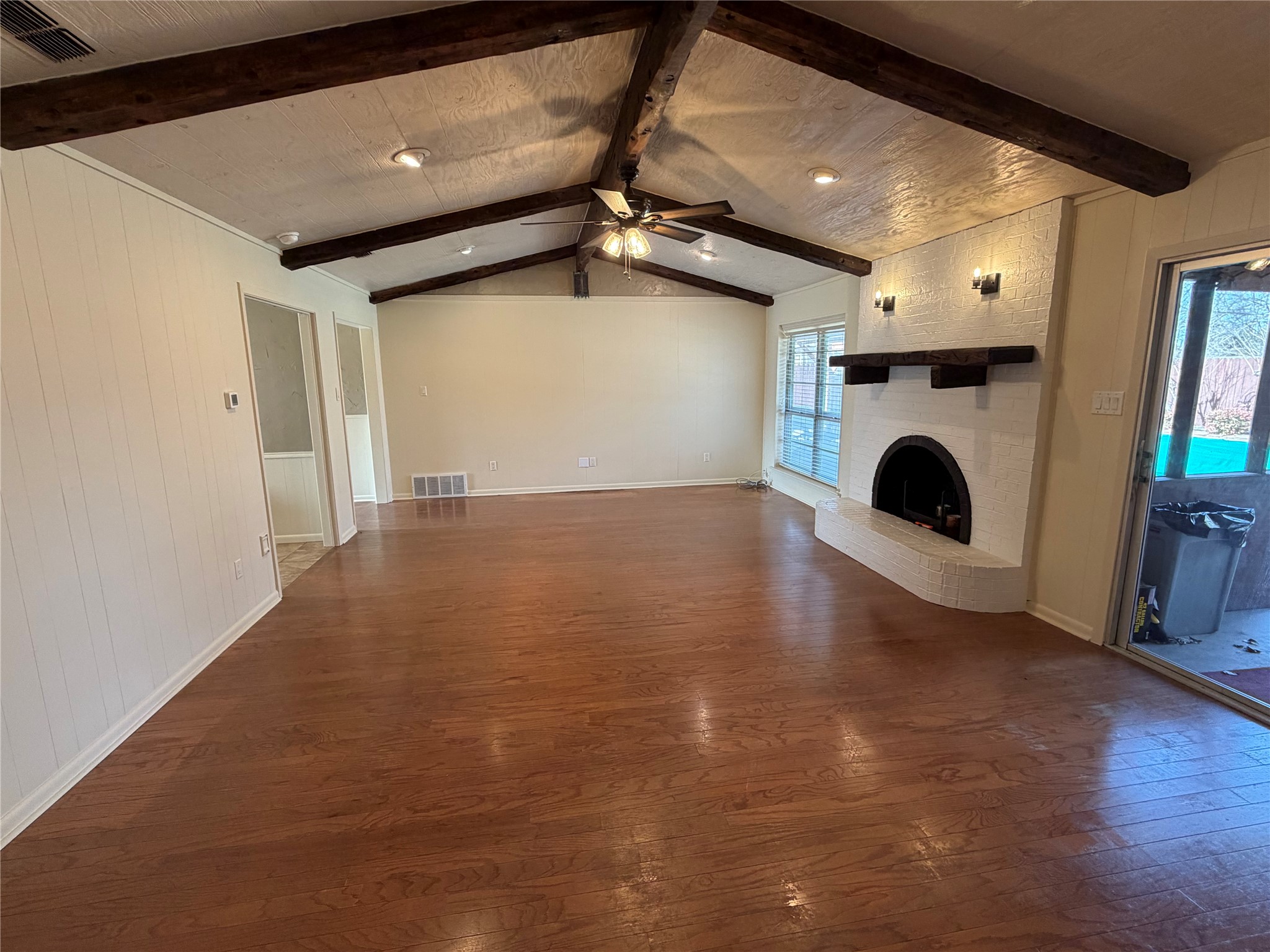 821 E Highway 199 Springtown TX 76082