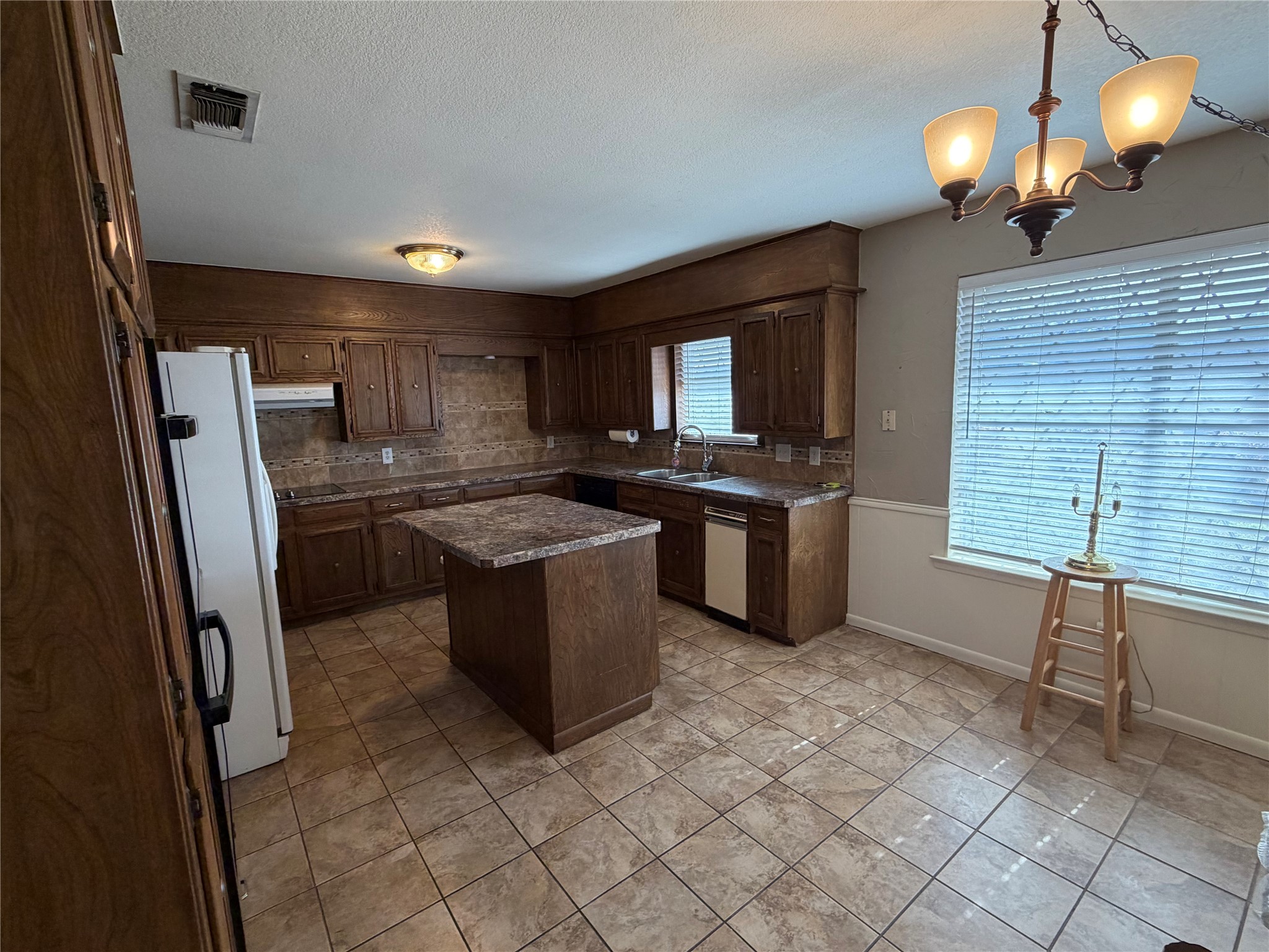 821 E Highway 199 Springtown TX 76082