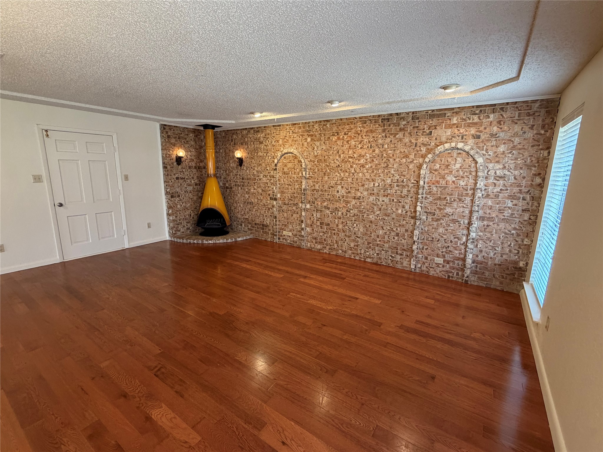 821 E Highway 199 Springtown TX 76082