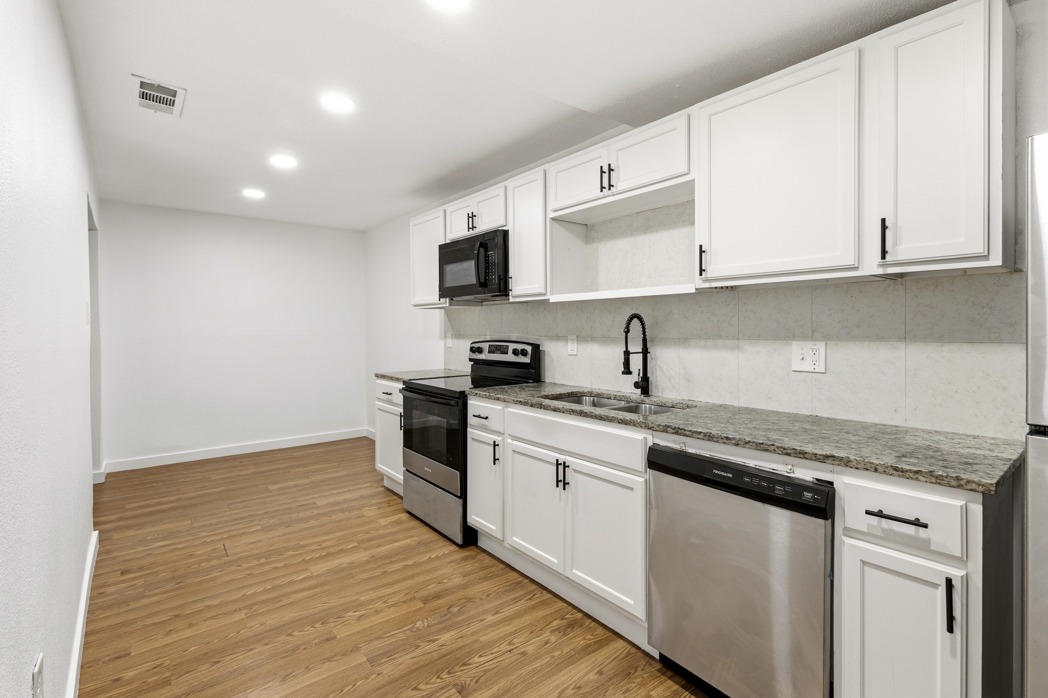 2634 Seevers Avenue Dallas TX 75216