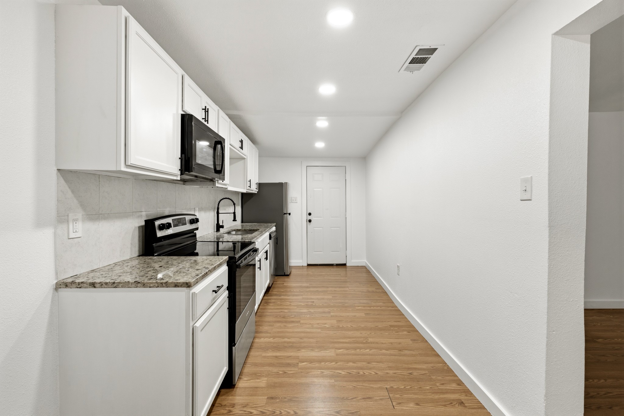 2634 Seevers Avenue Dallas TX 75216