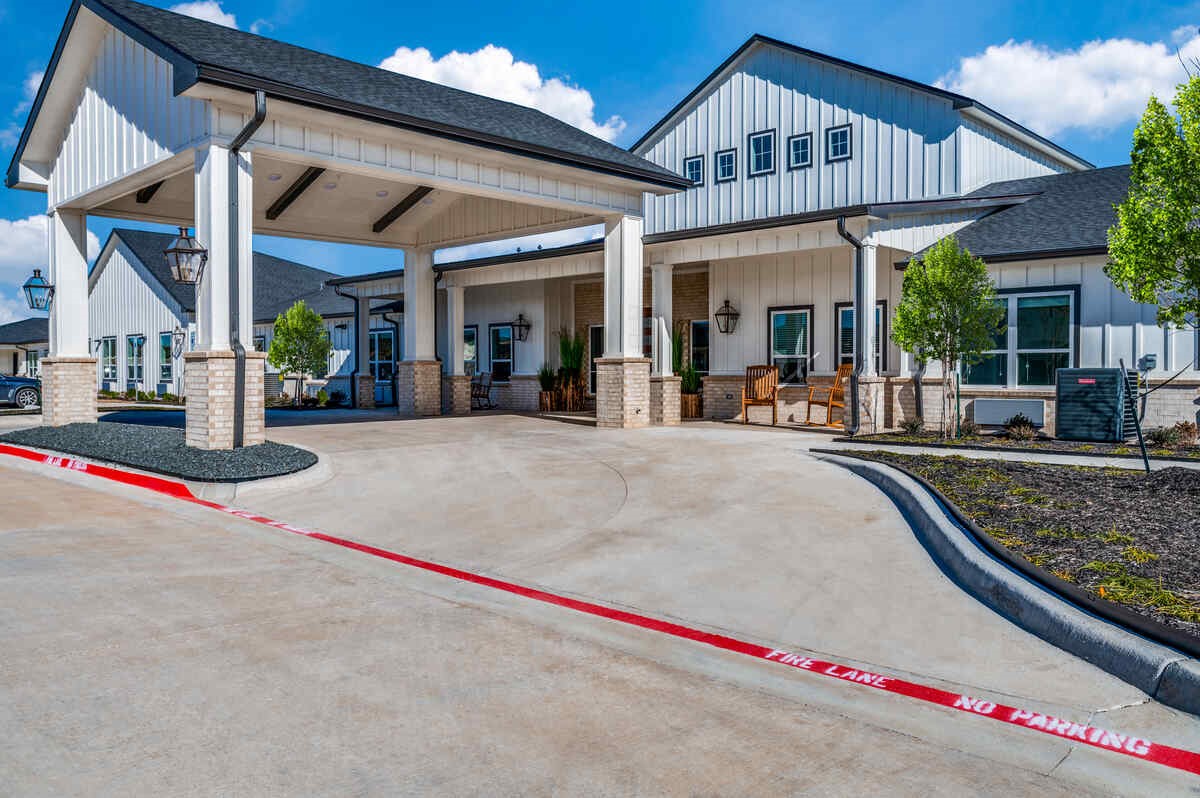 820 W Mcleroy Boulevard Saginaw TX 76179