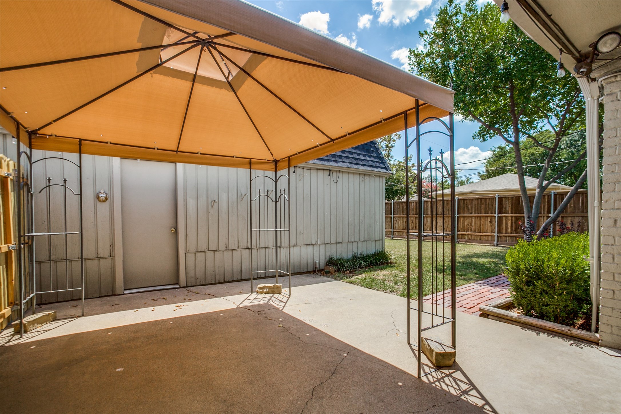 7758 Dentcrest Drive Dallas TX 75254