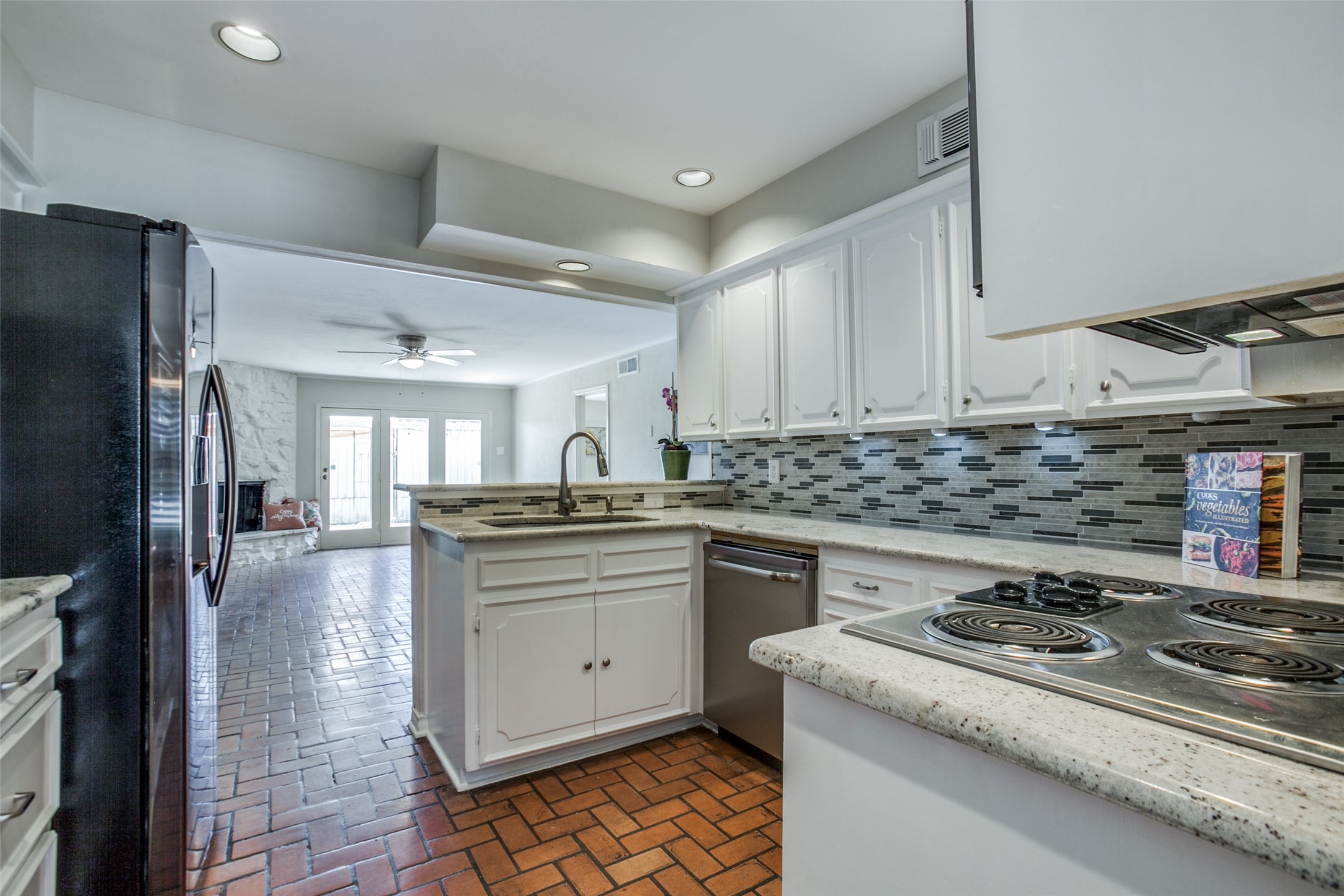 7758 Dentcrest Drive Dallas TX 75254