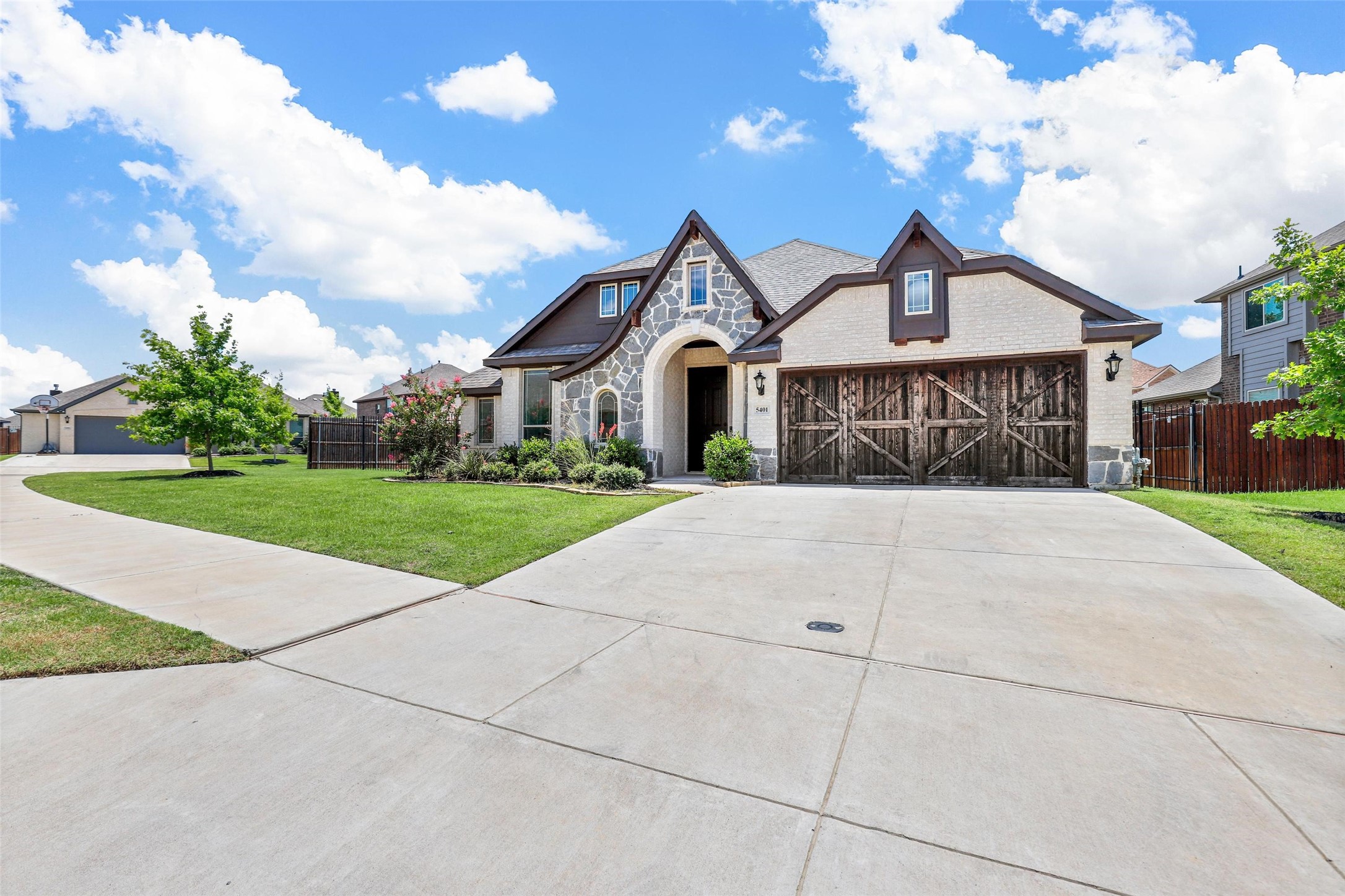 5401 Strong Stead Drive Fort Worth TX 76123